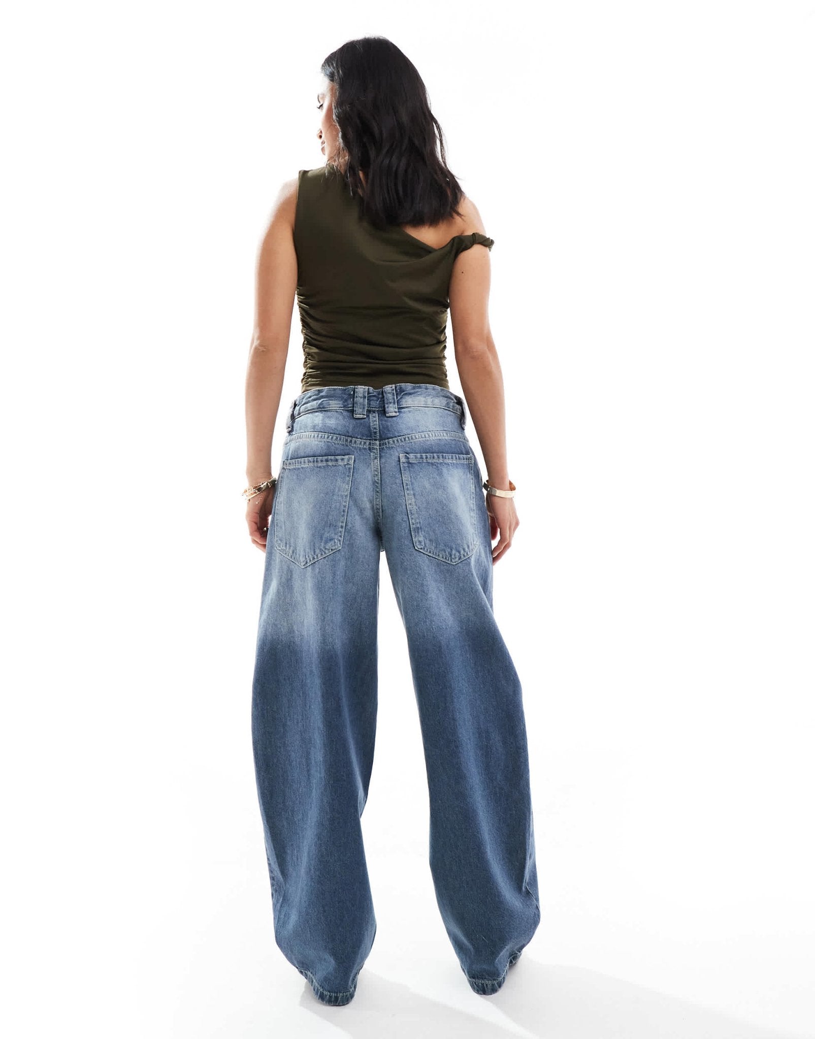 Bershka petite slouchy baggy jeans in indigo wash - ASOS Sample Sale