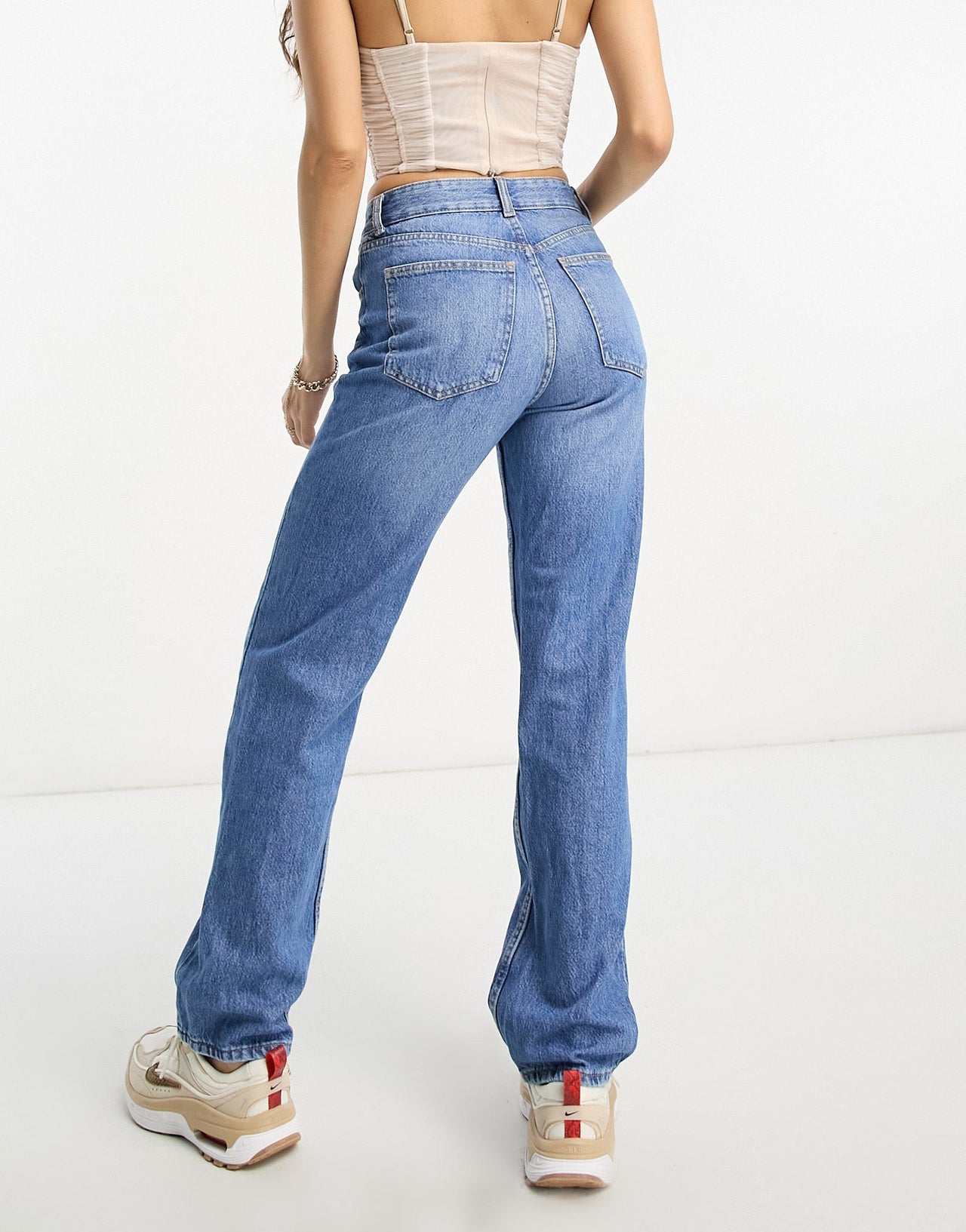 Bershka Petite straight leg jeans mid blue - ASOS Sample Sale