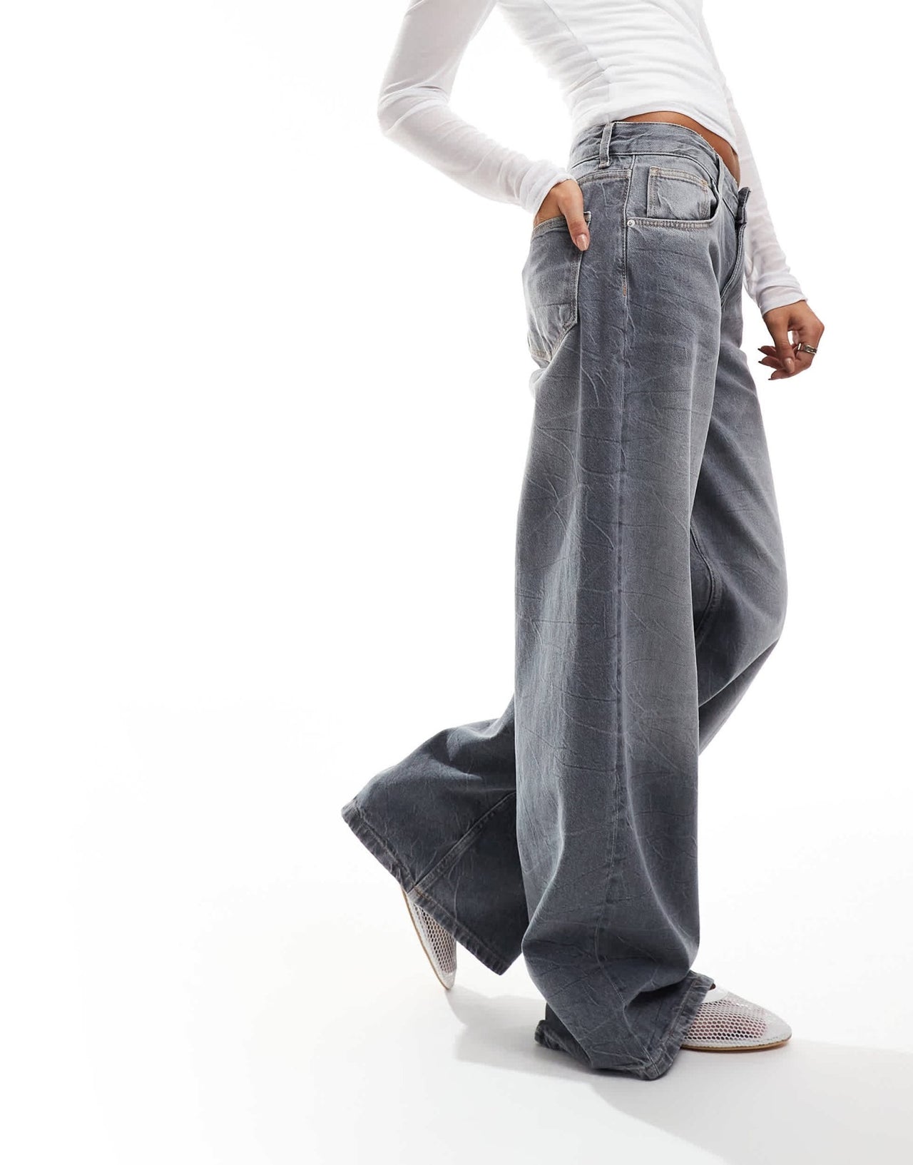 Bershka Petite wide leg baggy jeans in dirty grey wash - ASOS Sample Sale