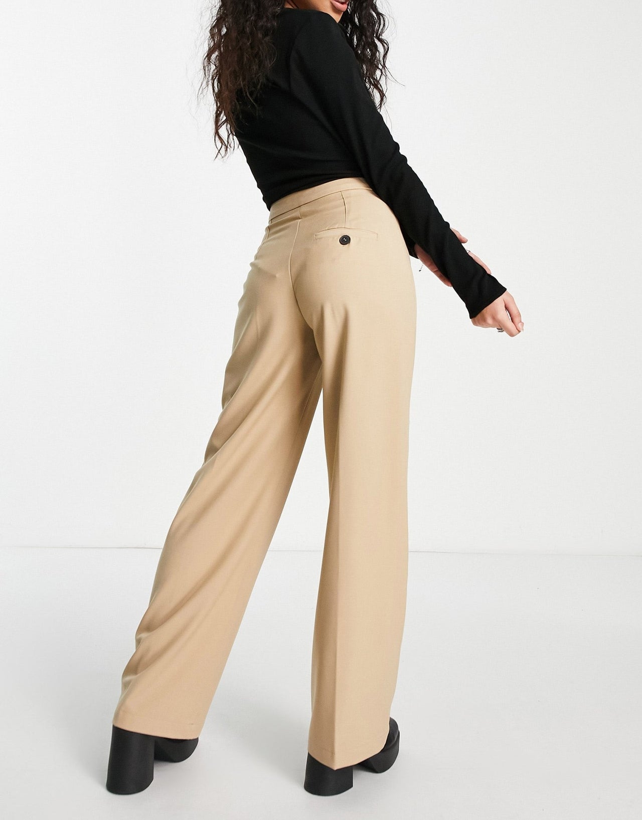Bershka Petite wide leg slouchy dad tailored trousers in camel - ASOS Sample Sale