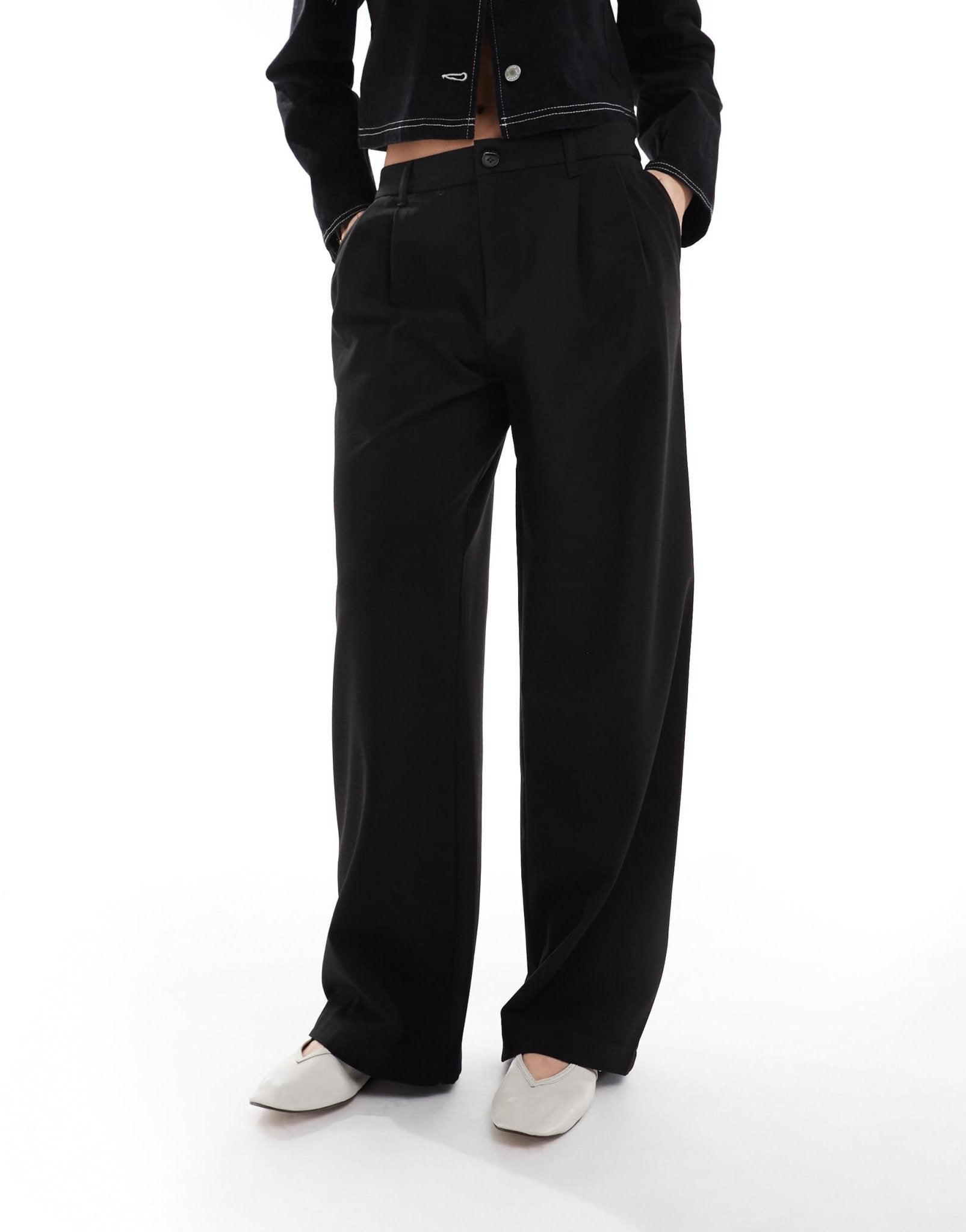 Bershka pleated front wide leg tailored trousers in black - ASOS Sample Sale