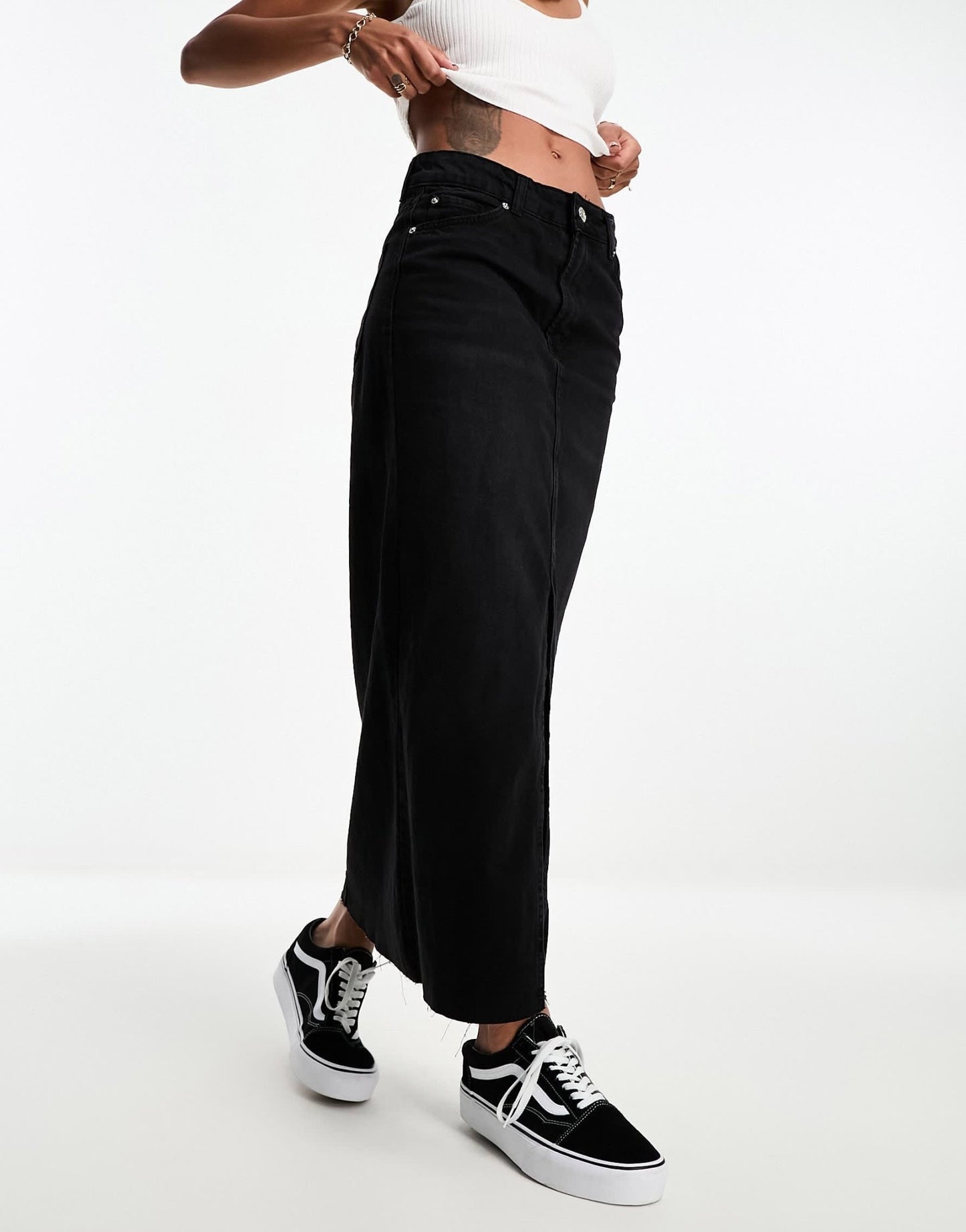 Bershka raw hem split hem denim midi skirt in black - ASOS Sample Sale