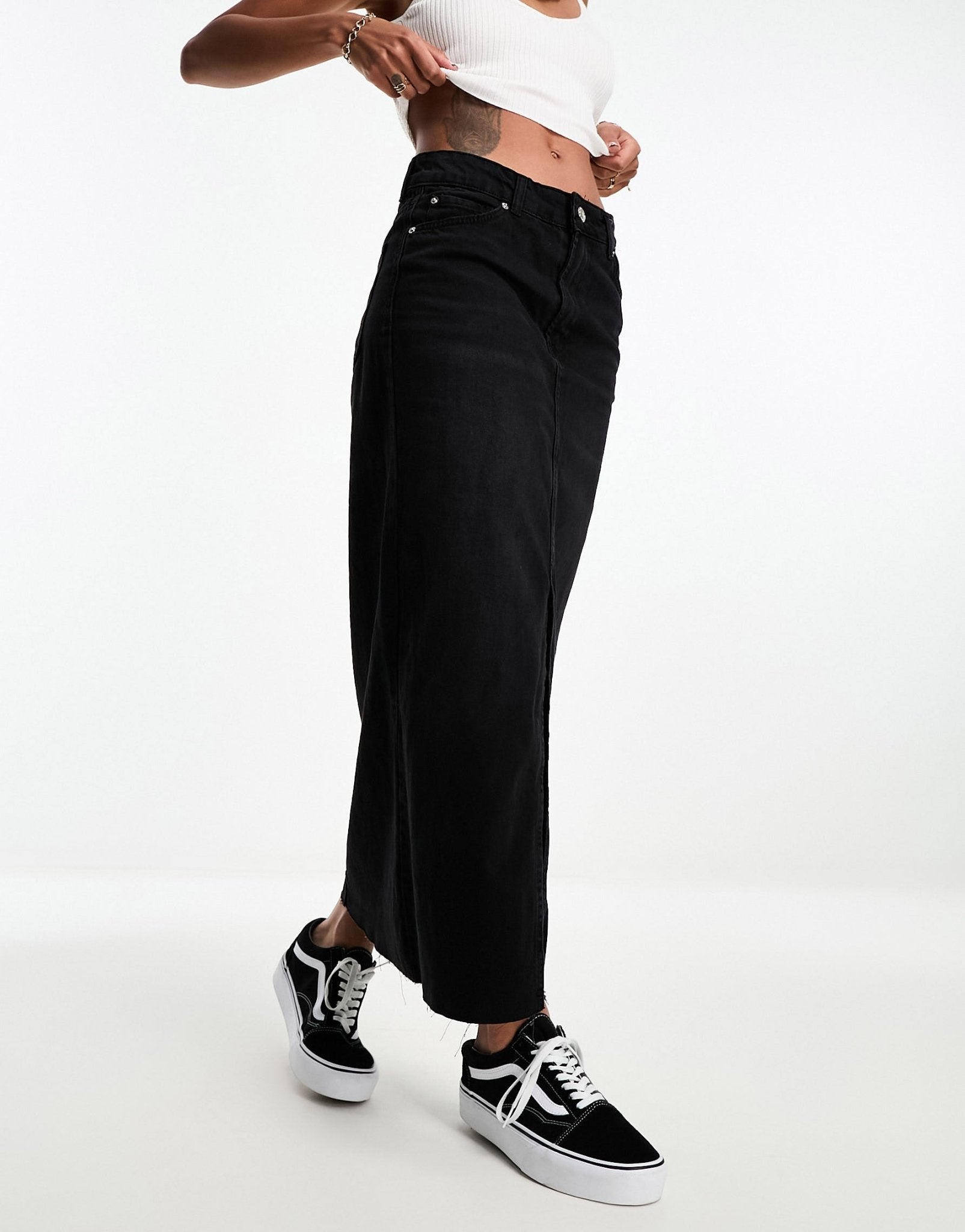 Bershka raw hem split hem denim midi skirt in black - ASOS Sample Sale