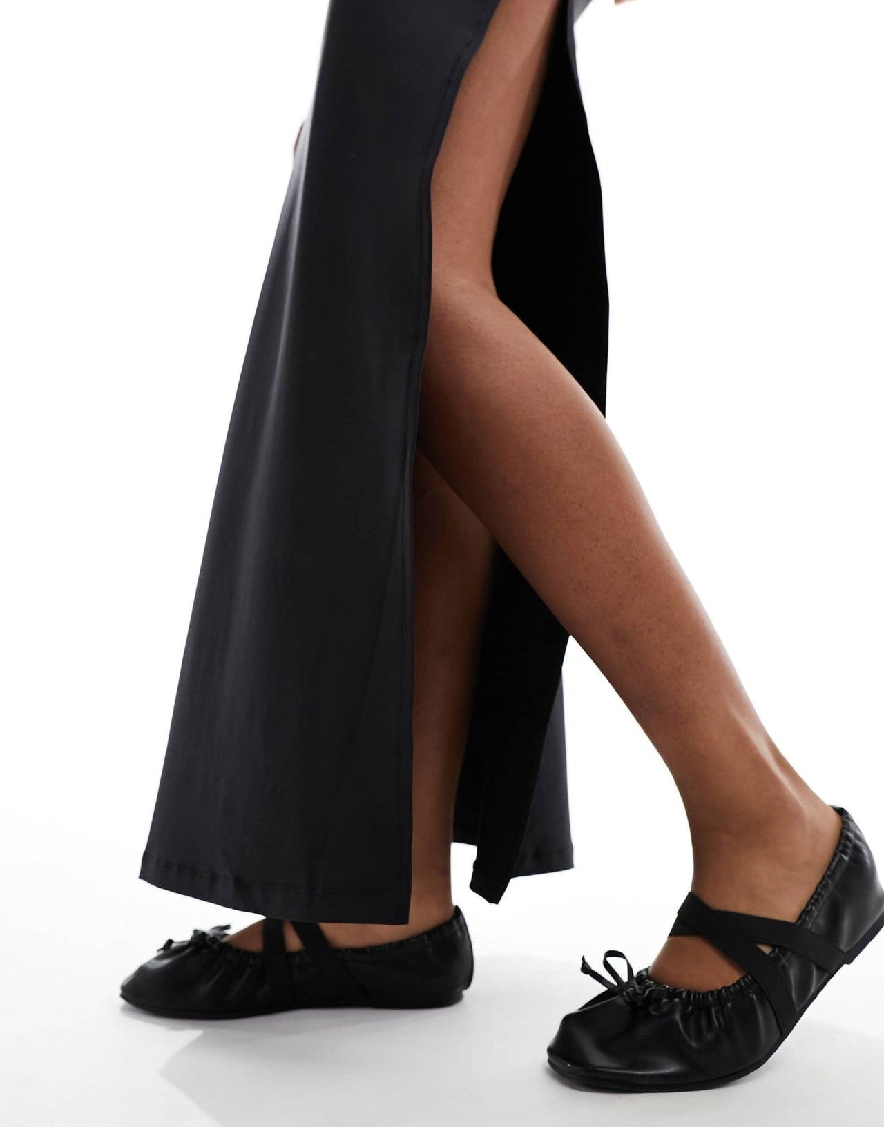 Bershka ribbed midaxi skirt in black - ASOS Sample Sale