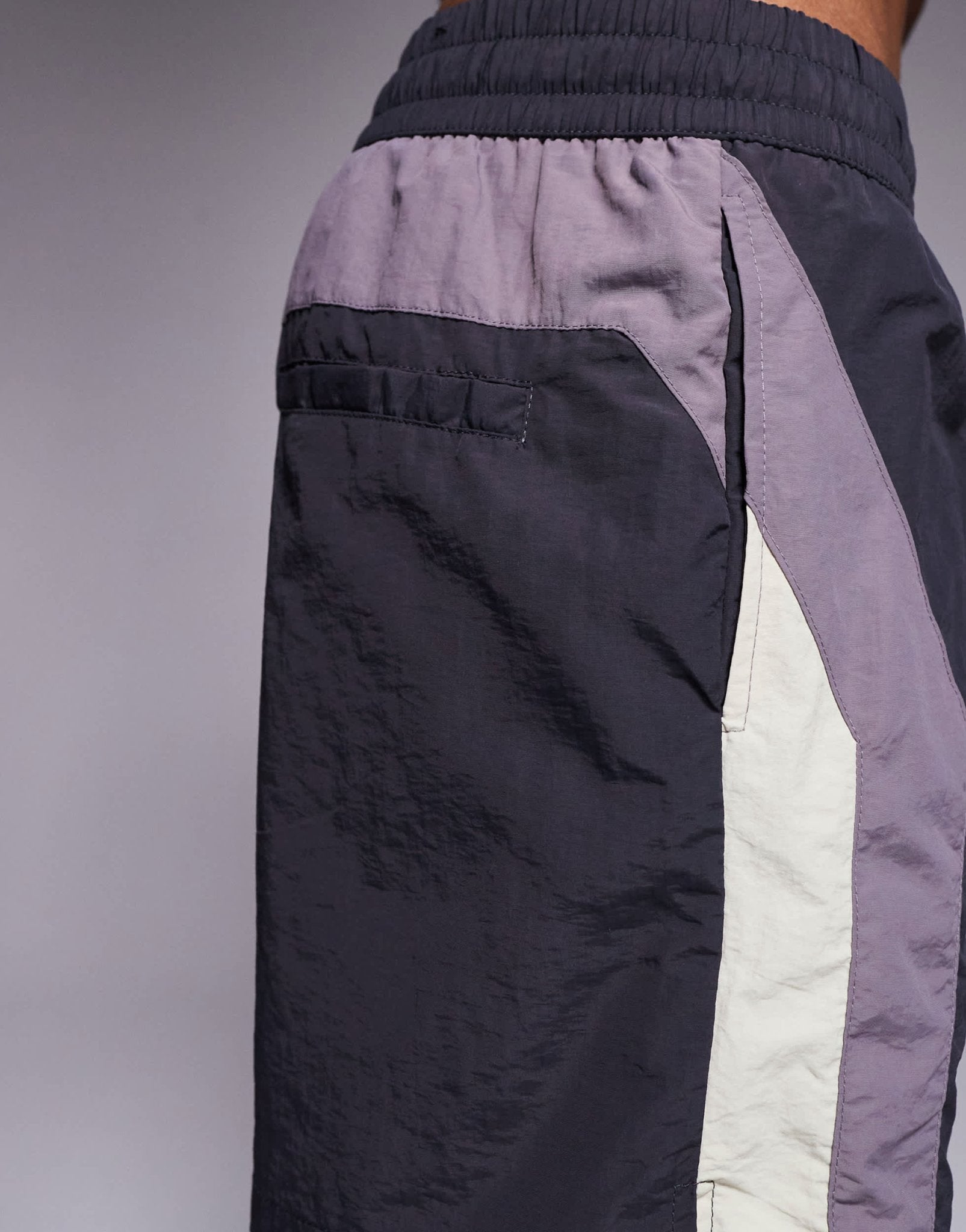 Bershka side panelled deatiled swimshorts in grey - ASOS Sample Sale