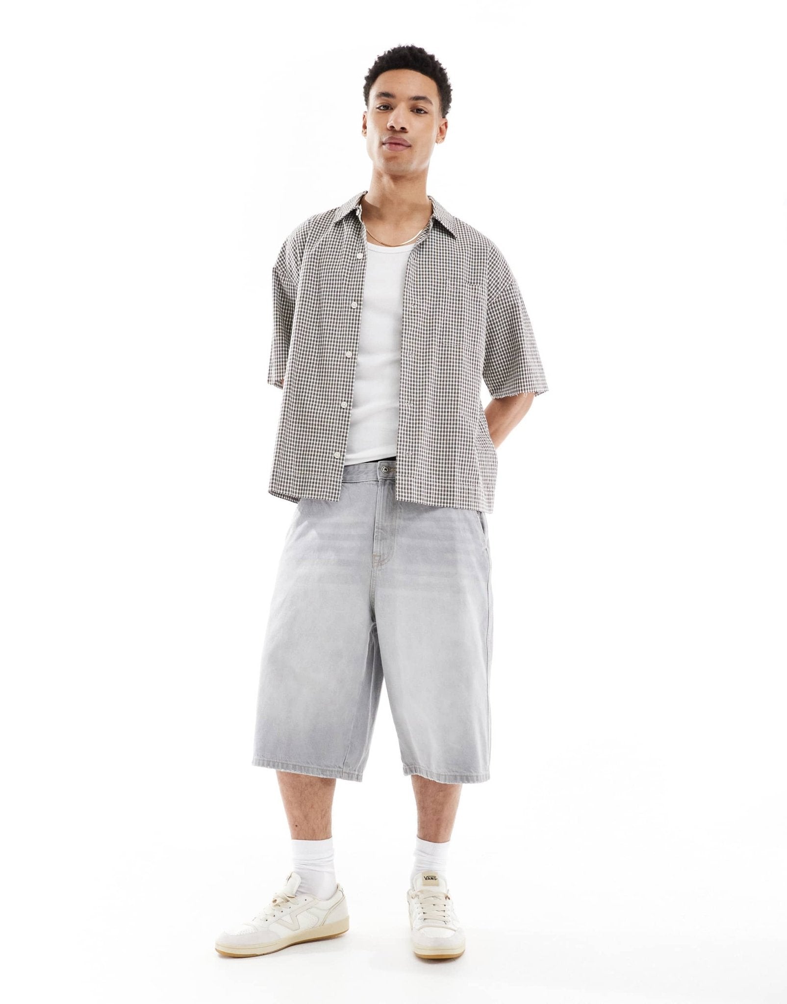 Bershka skater fit denim short in grey - ASOS Sample Sale
