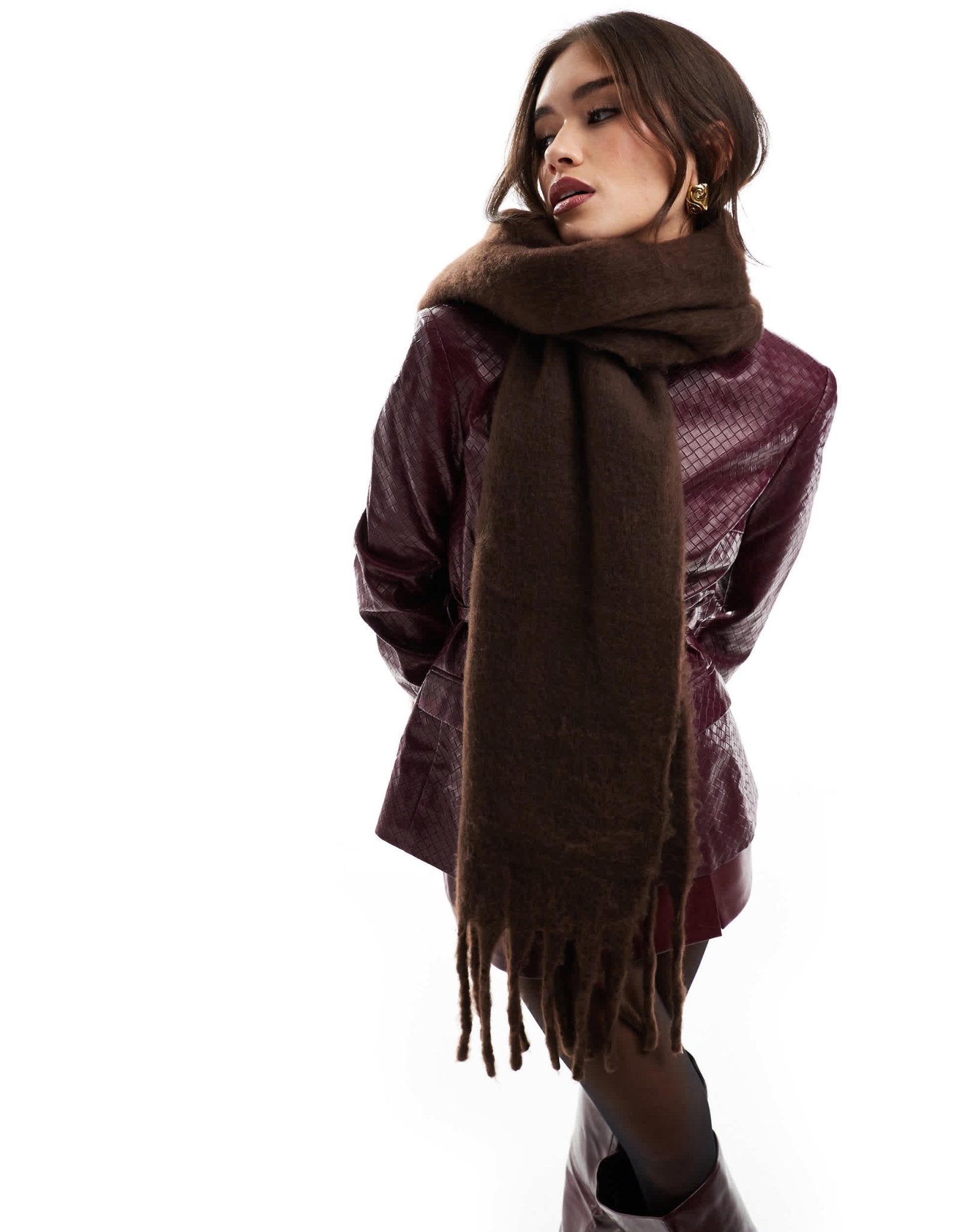 Bershka soft touch chunky scarf in brown - ASOS Sample Sale