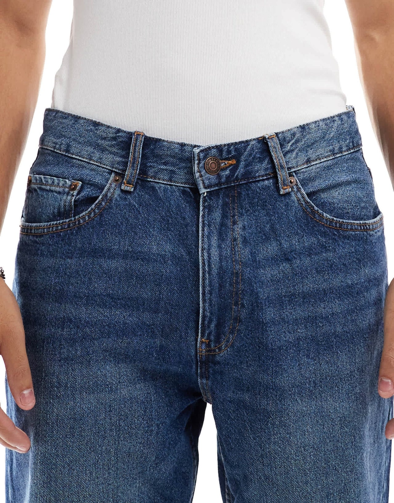 Bershka straight vintage fit jean in denim blue - ASOS Sample Sale