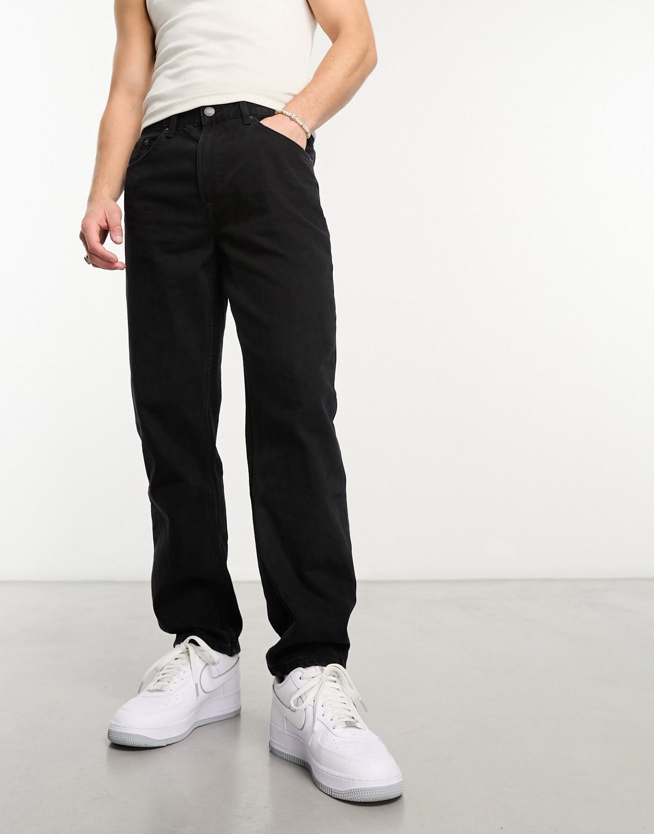 Bershka straight vintage jeans in black - ASOS Sample Sale