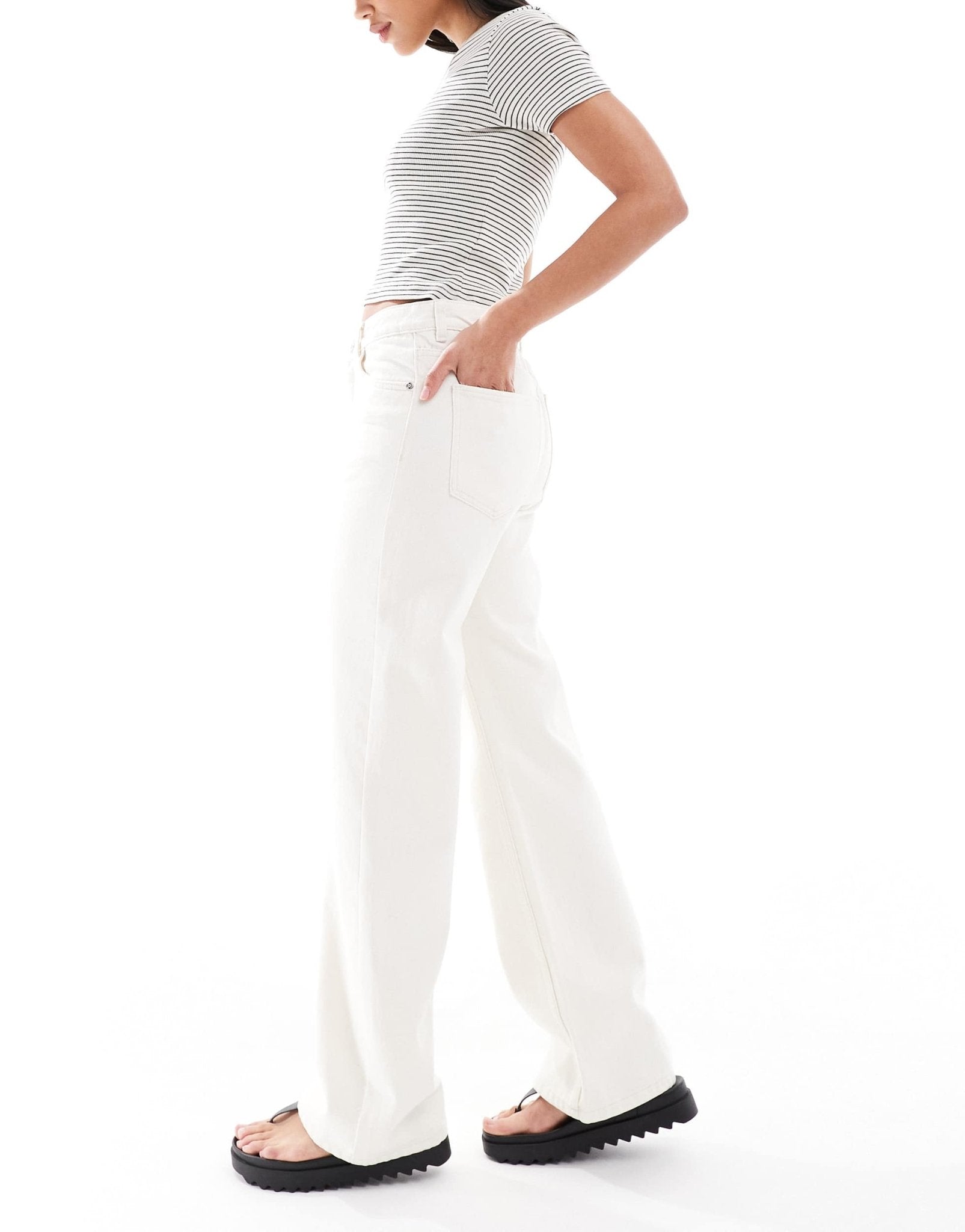 Bershka straight wide leg jeans in white - ASOS Sample Sale