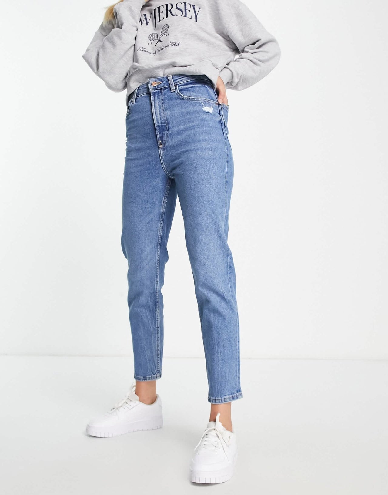 Bershka Tall comfort fit mom jean in mid blue - ASOS Sample Sale