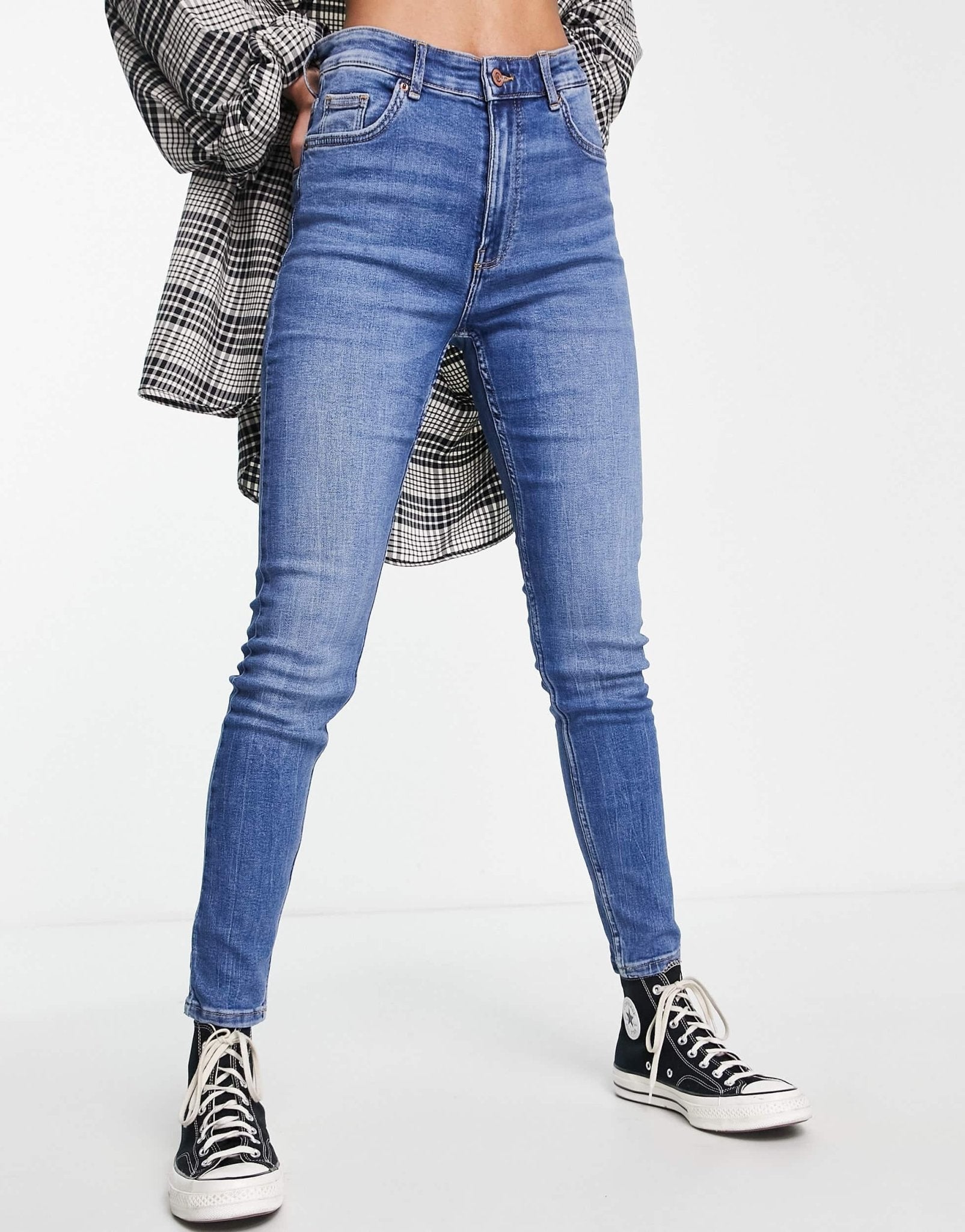 Bershka Tall high waist skinny jean in medium blue - ASOS Sample Sale