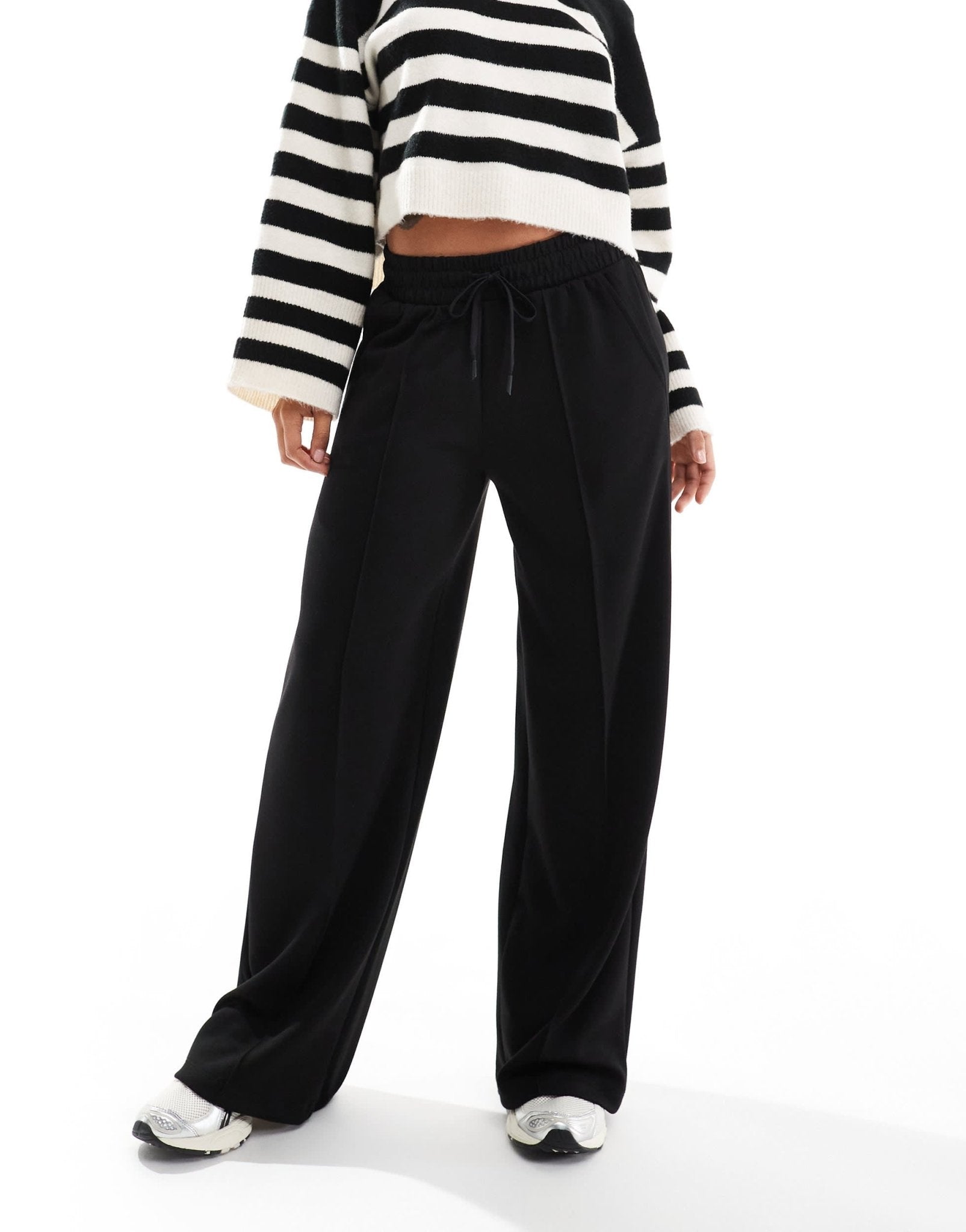 Bershka tie waist wide leg joggers in black - ASOS Sample Sale