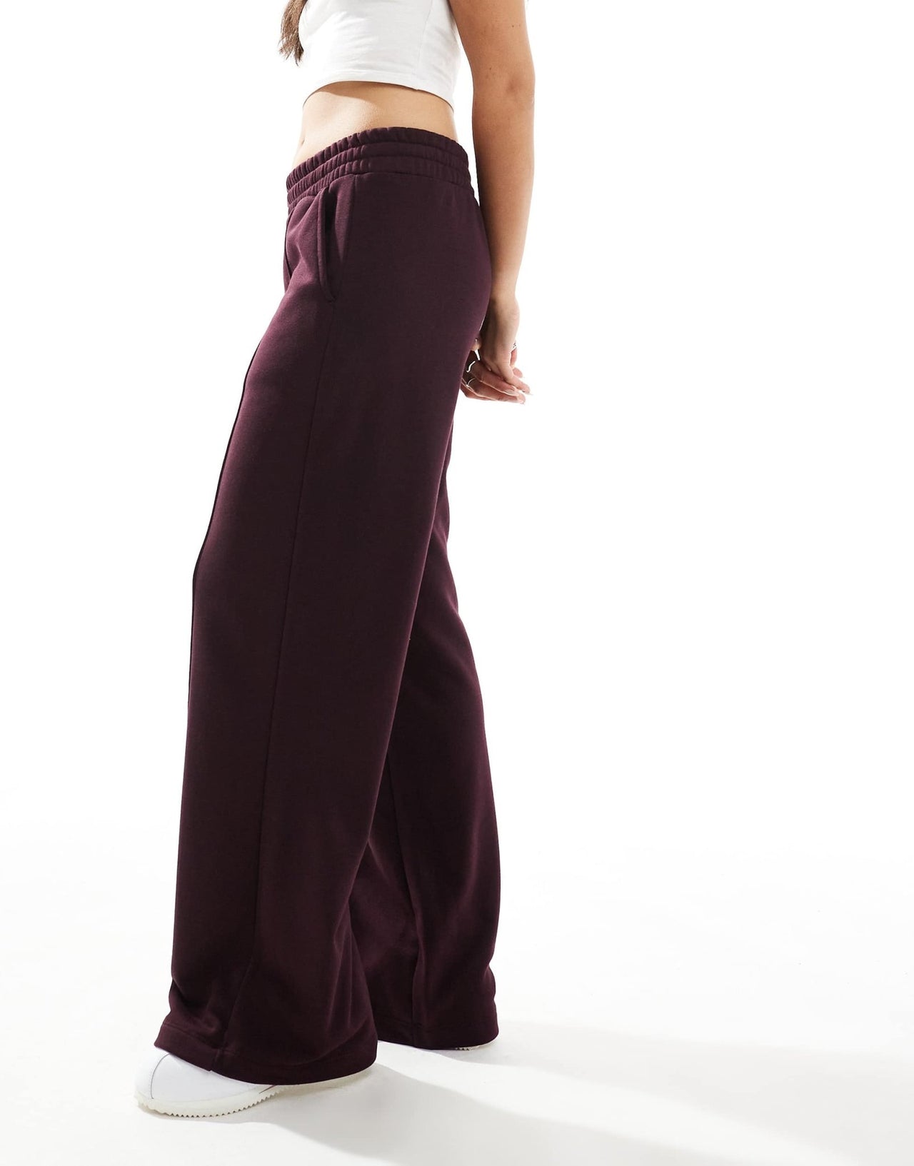 Bershka wide leg joggers in burgundy - ASOS Sample Sale