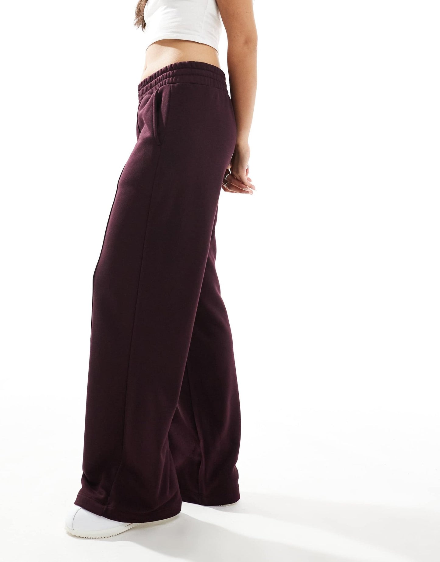 Bershka wide leg joggers in burgundy - ASOS Sample Sale