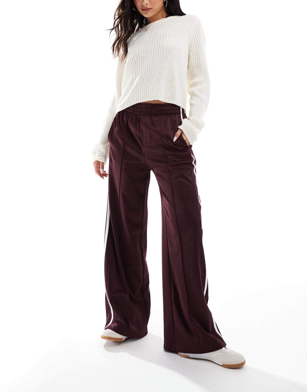 Bershka wide leg piping detail sweatpants in burgundy - ASOS Sample Sale