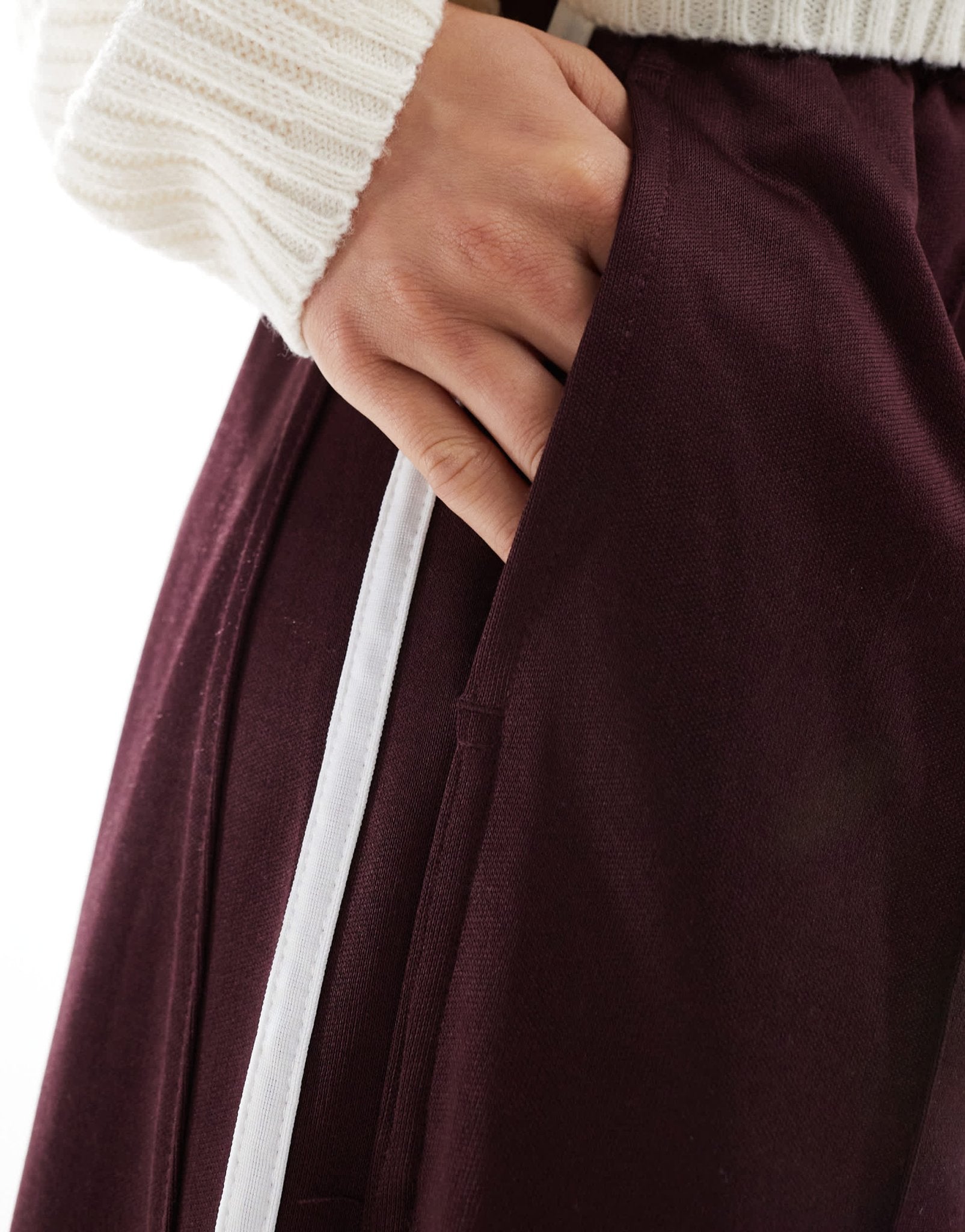 Bershka wide leg piping detail sweatpants in burgundy - ASOS Sample Sale