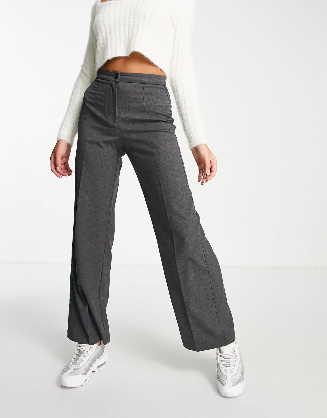 Bershka wide leg slouchy dad tailored trousers in grey - ASOS Sample Sale
