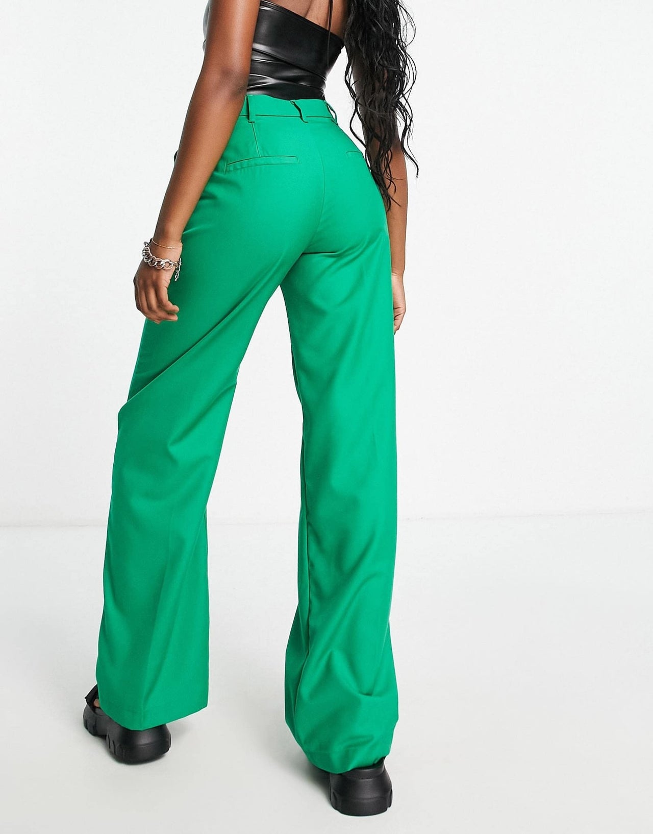 Bershka wide leg tailored trouser in green - ASOS Sample Sale