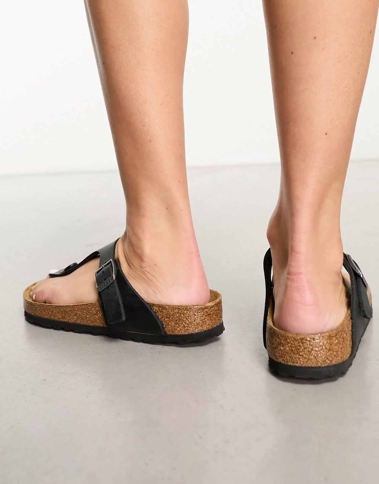Birkenstock Gizeh sandals in black - ASOS Sample Sale