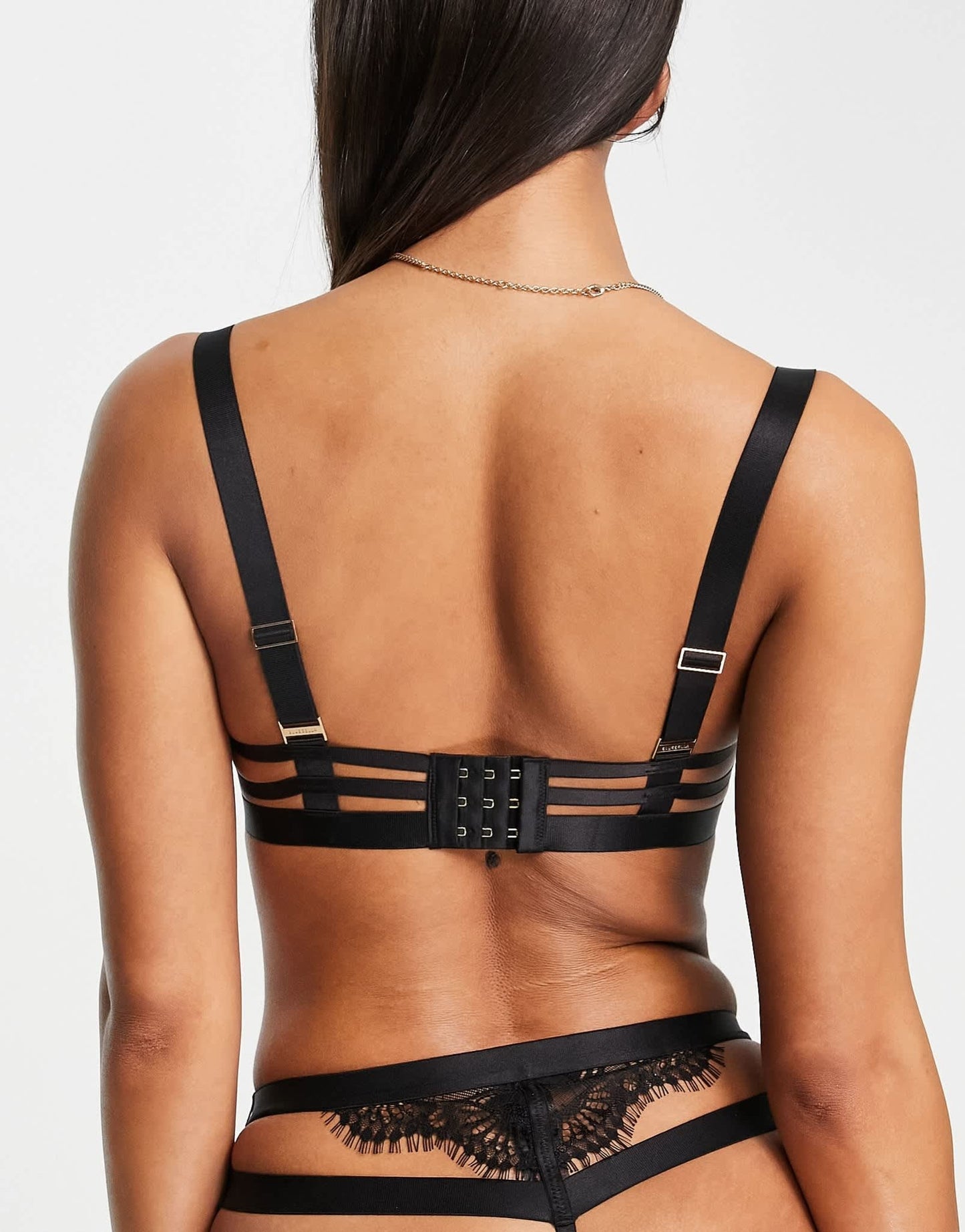 Bluebella Arabella lace and mesh mix non padded plunge bra with V wire detail in black - ASOS Sample Sale
