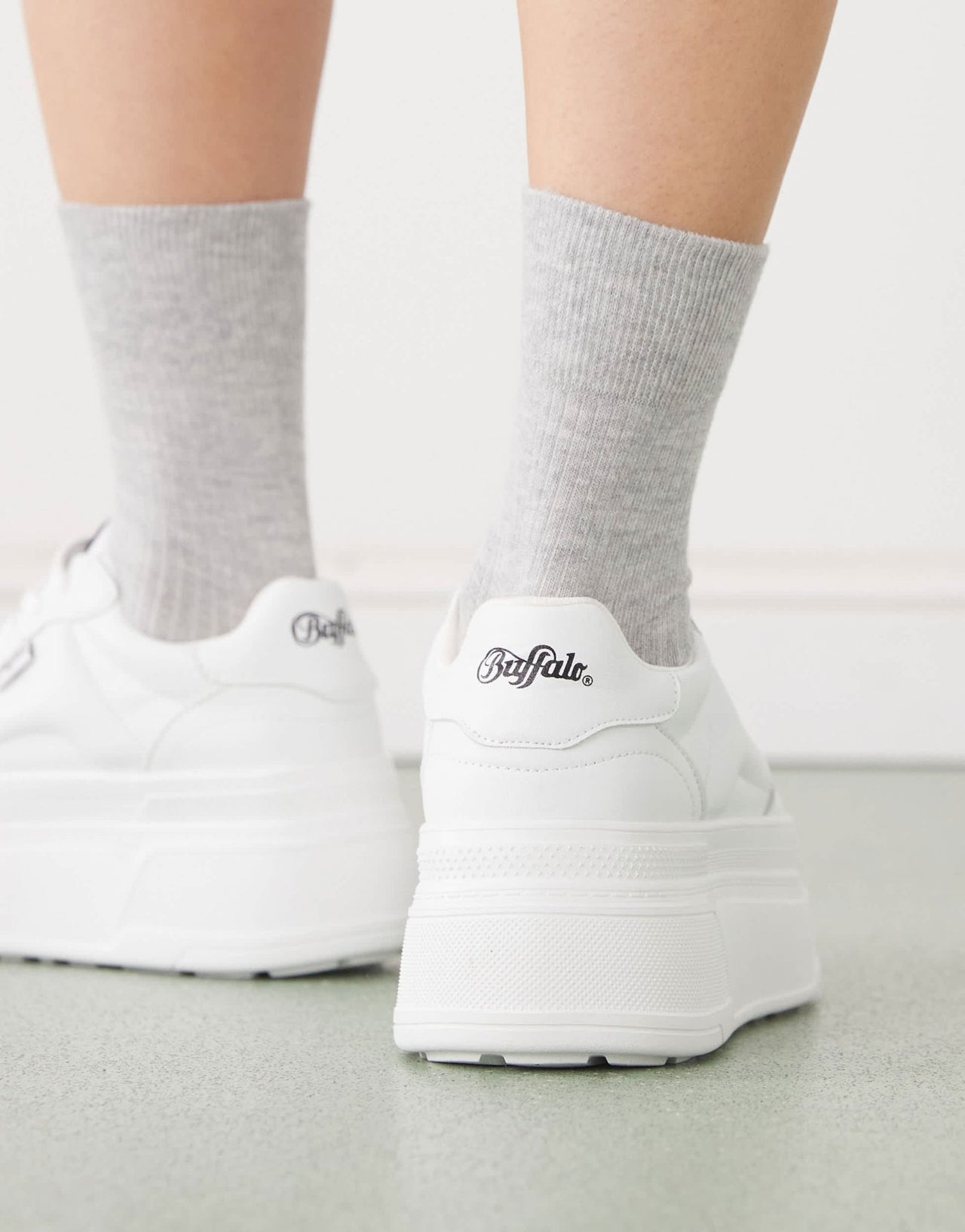 Buffalo Besu chunky trainer in white - ASOS Sample Sale