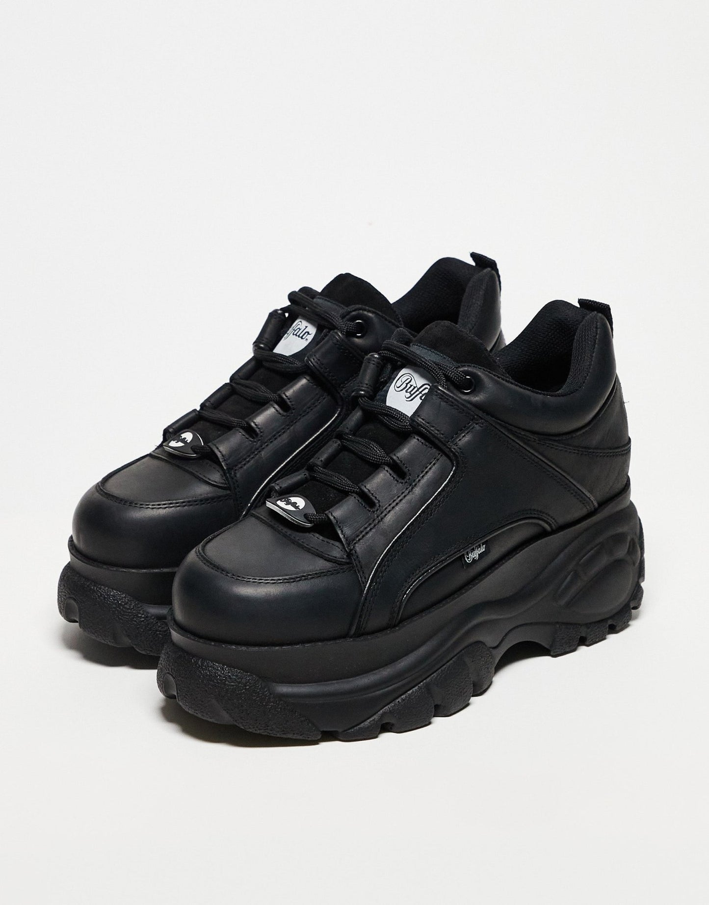 Buffalo London classic chunky sole trainers in black - ASOS Sample Sale