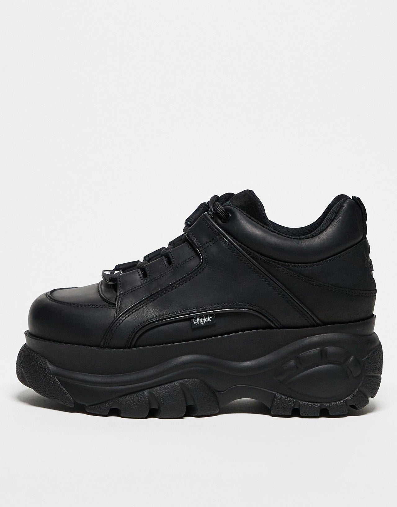 Buffalo London classic chunky sole trainers in black - ASOS Sample Sale