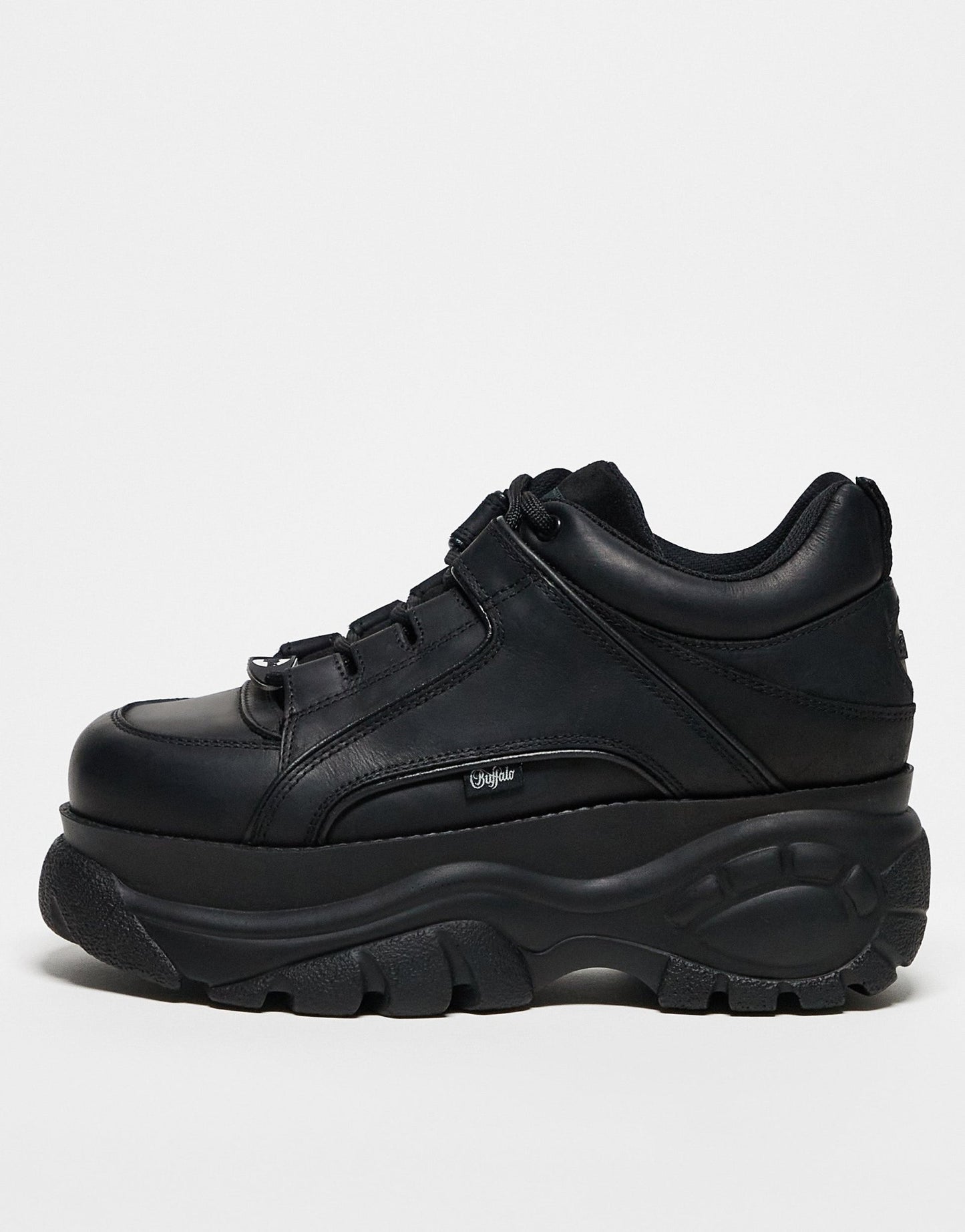 Buffalo London classic chunky sole trainers in black - ASOS Sample Sale
