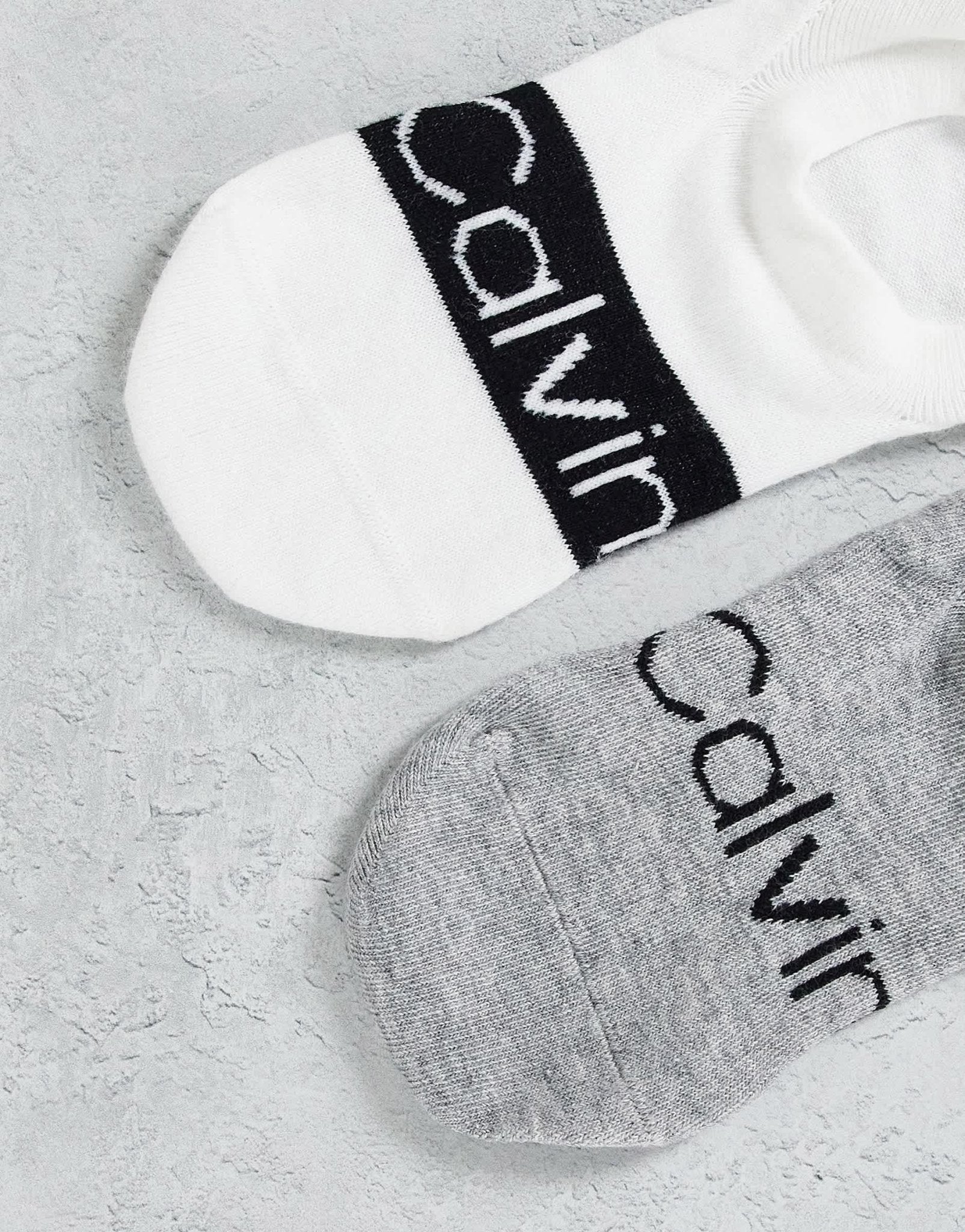 Calvin Klein 2 pack invisible socks in white/grey with logo - ASOS Sample Sale