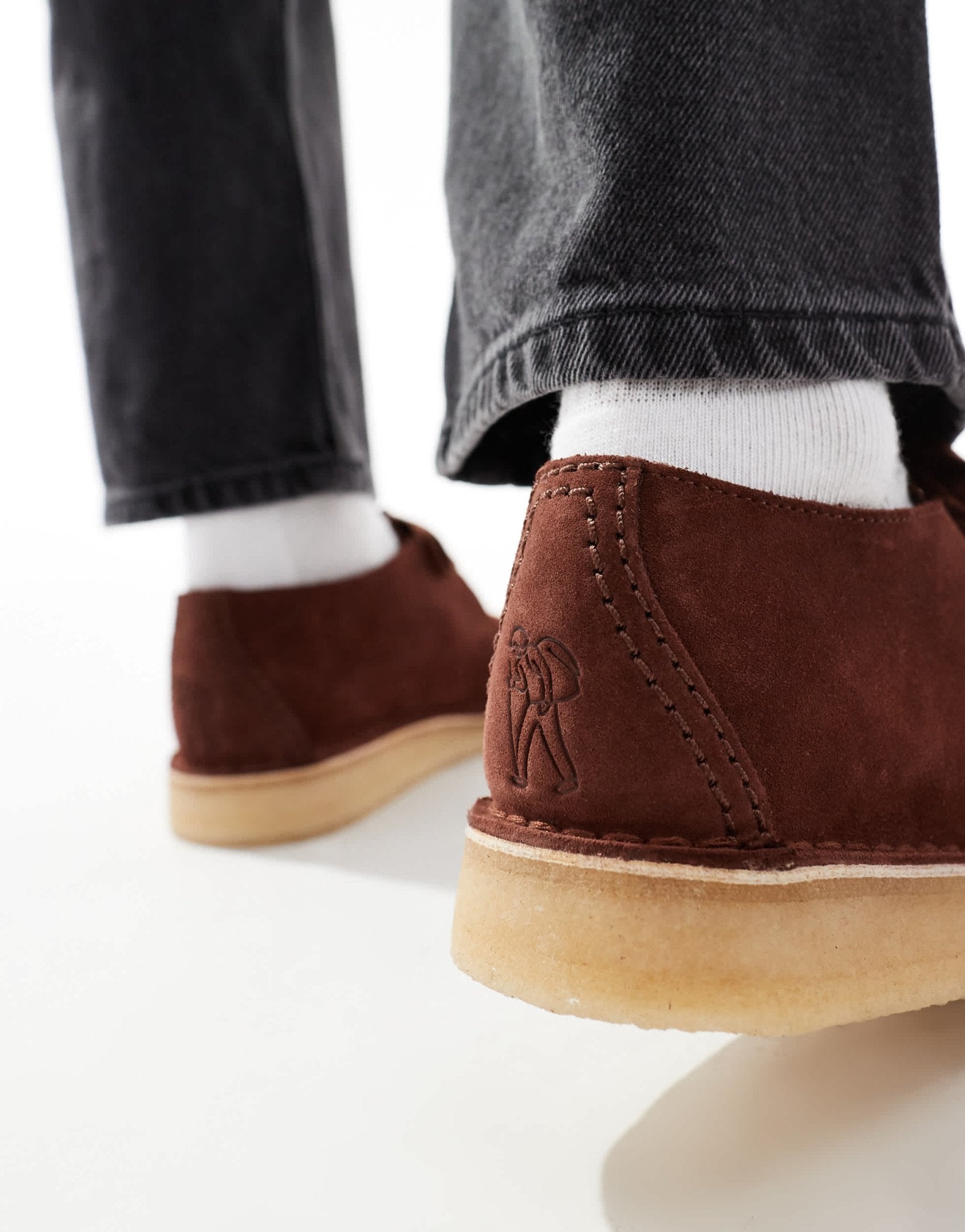 Clarks Originals Desert Trek shoes in dark brown - ASOS Sample Sale