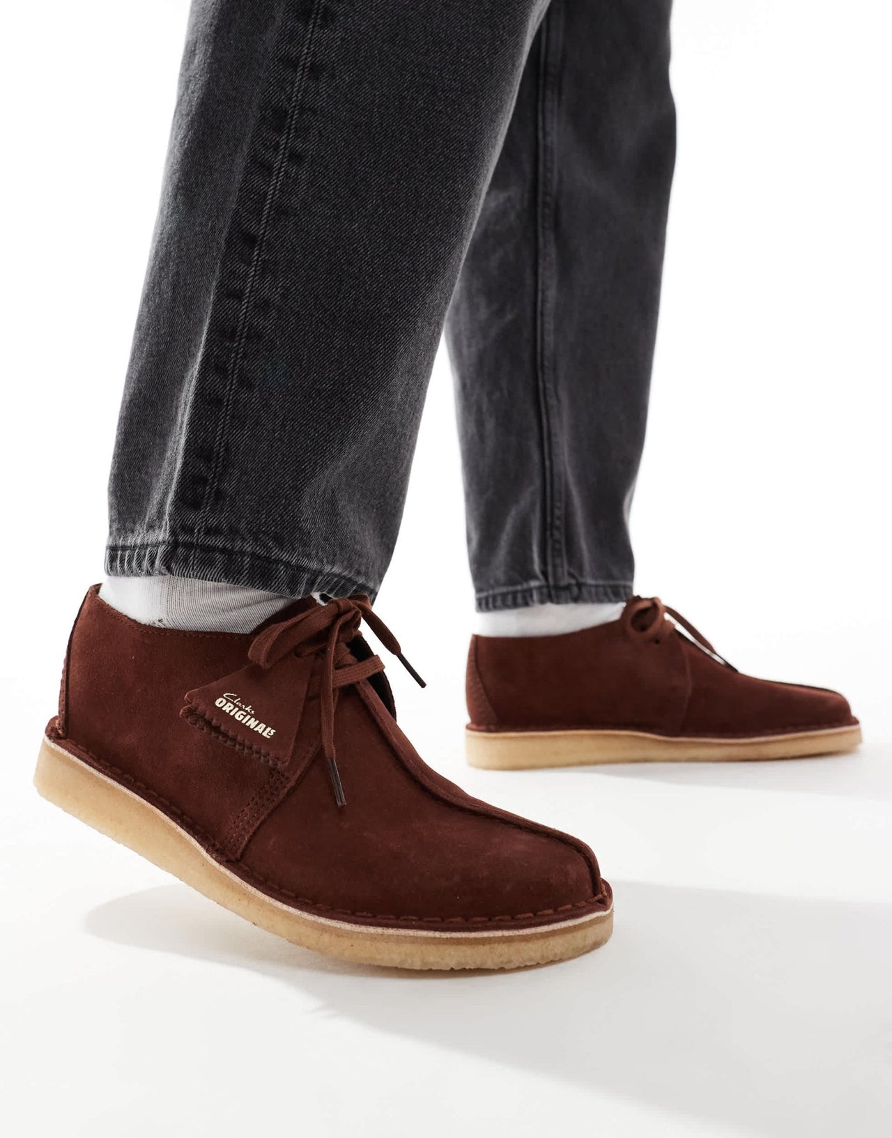 Clarks Originals Desert Trek shoes in dark brown - ASOS Sample Sale