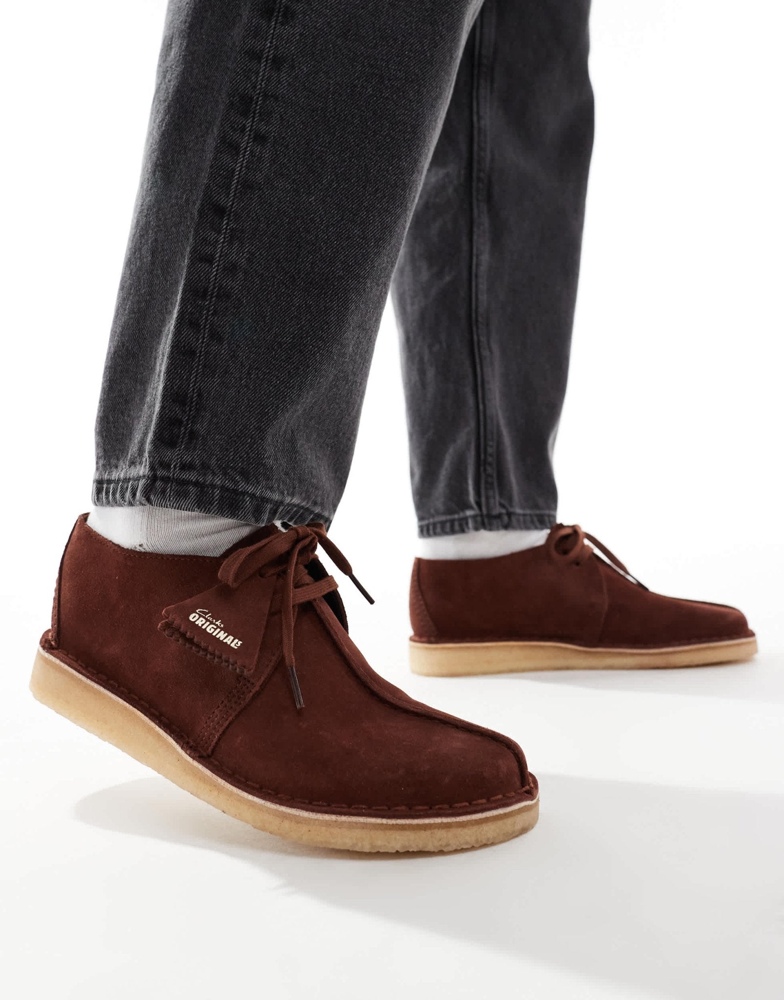 Clarks Originals Desert Trek shoes in dark brown - ASOS Sample Sale