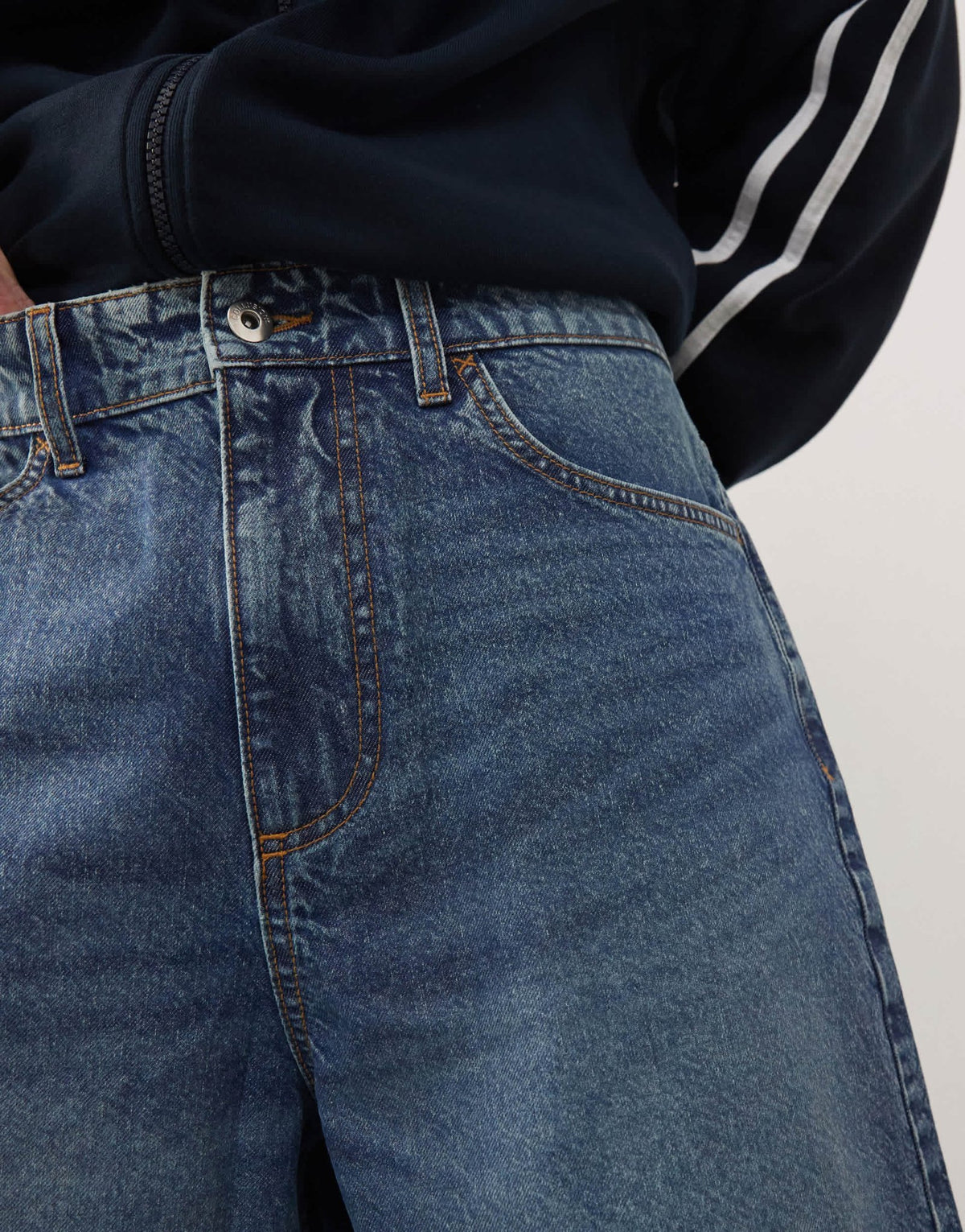 COLLUSION Denim X004 mid rise shorts in midwash - MBLUE - ASOS Sample Sale