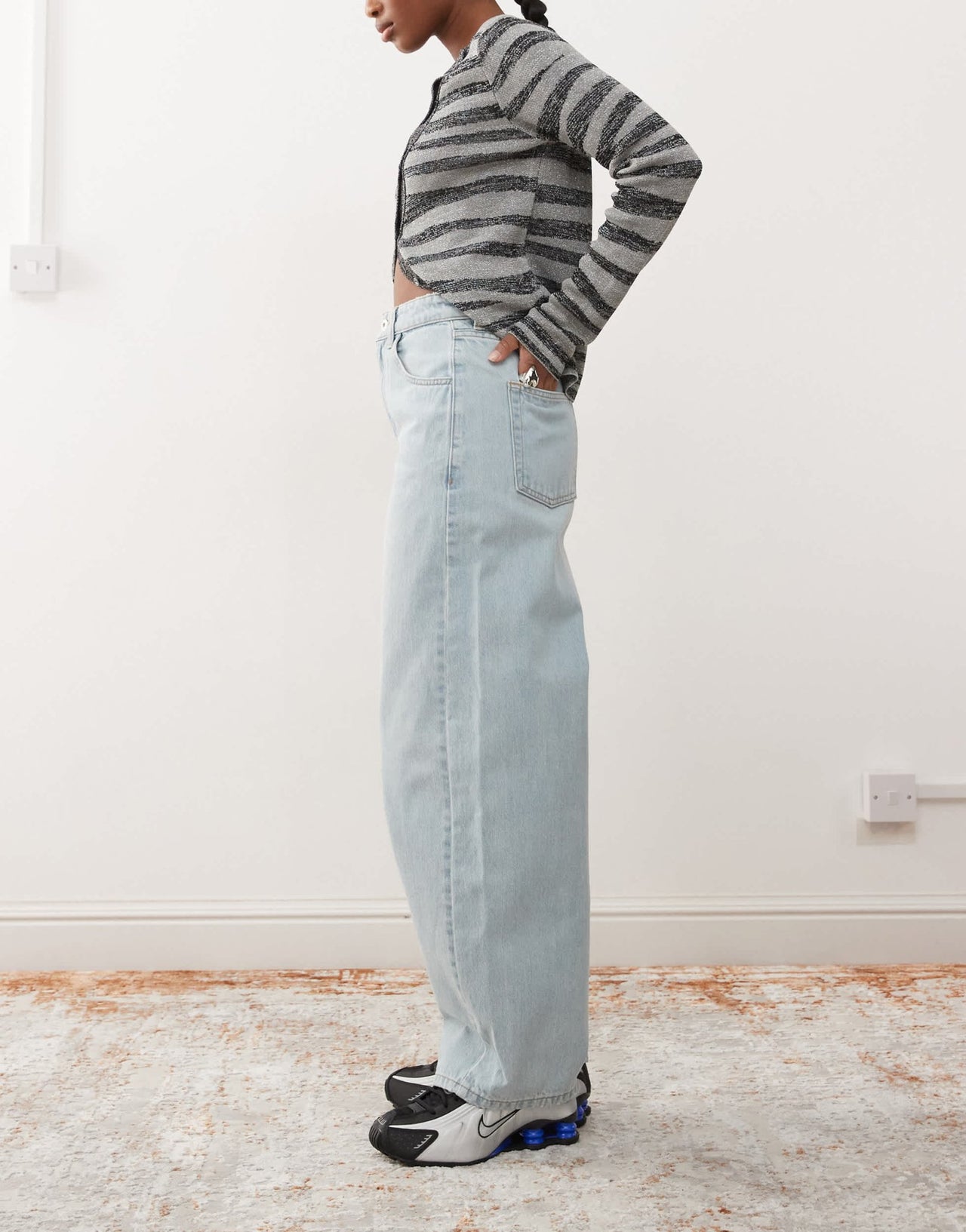 COLLUSION mid rise tapered jeans in mid wash - MBLUE - ASOS Sample Sale