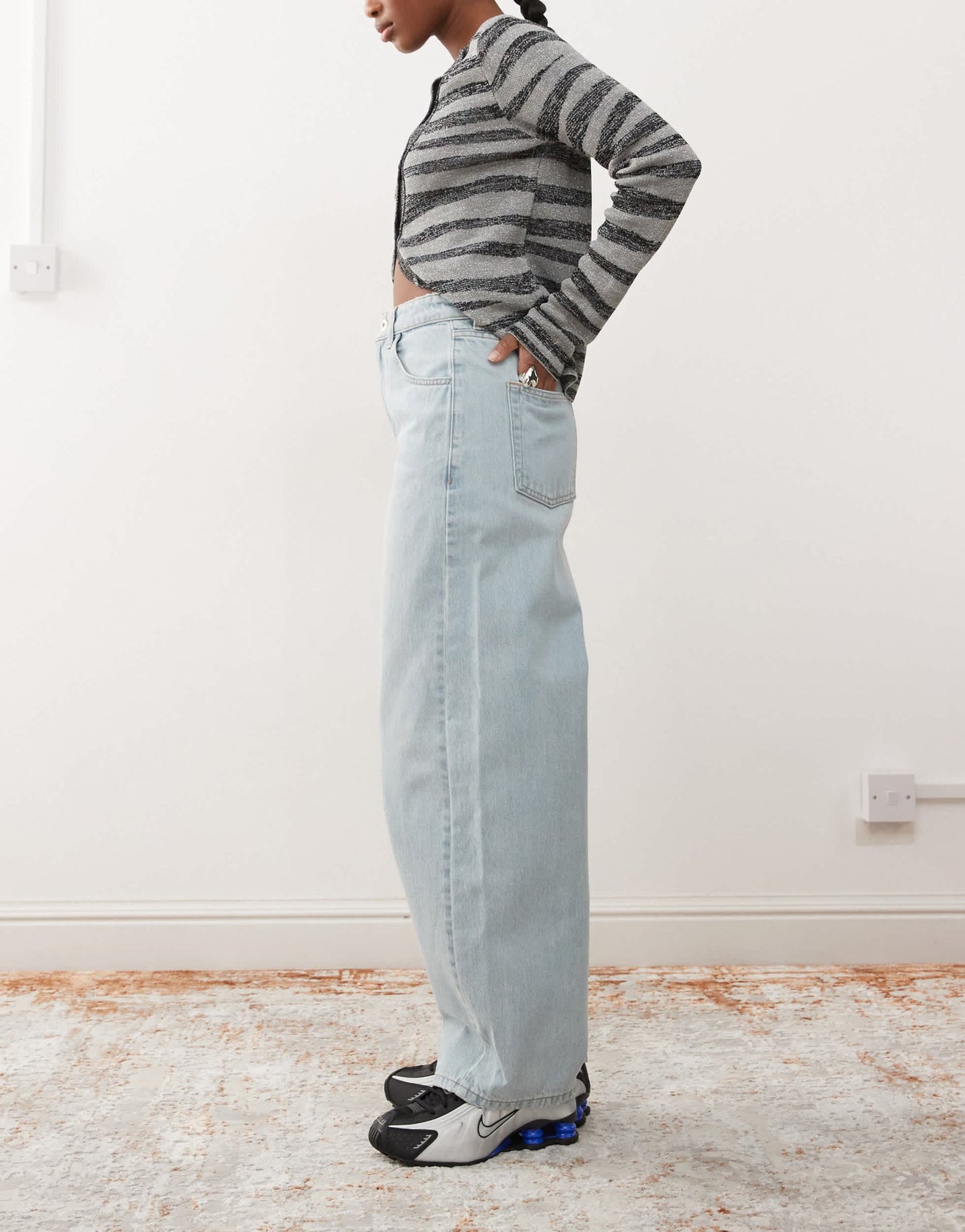 COLLUSION mid rise tapered jeans in mid wash - MBLUE - ASOS Sample Sale