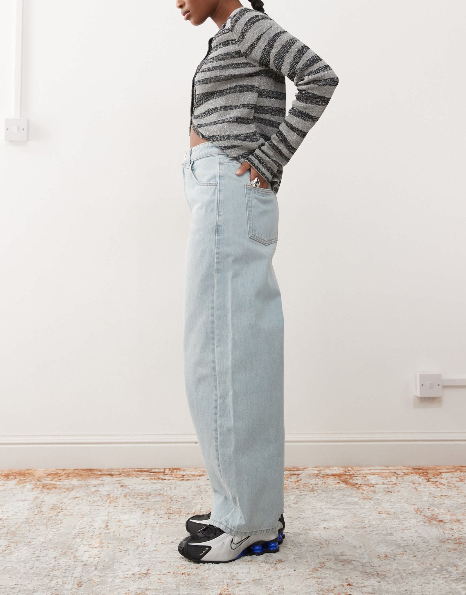 COLLUSION mid rise tapered jeans in mid wash - MBLUE - ASOS Sample Sale