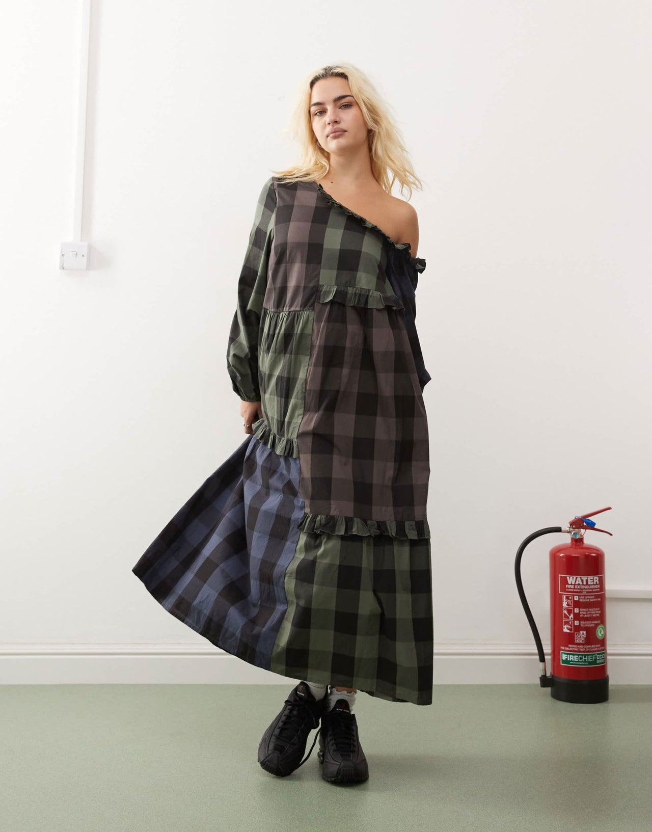 COLLUSION midi smock dress in cut about mixed check - ASOS Sample Sale