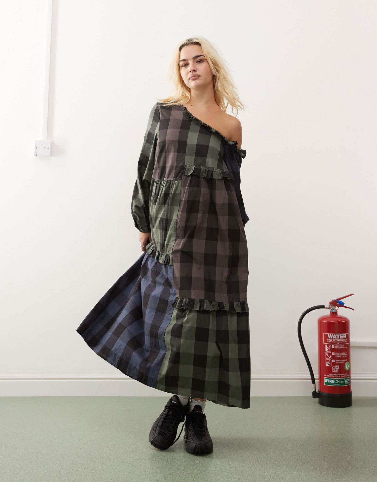 COLLUSION midi smock dress in cut about mixed check - ASOS Sample Sale