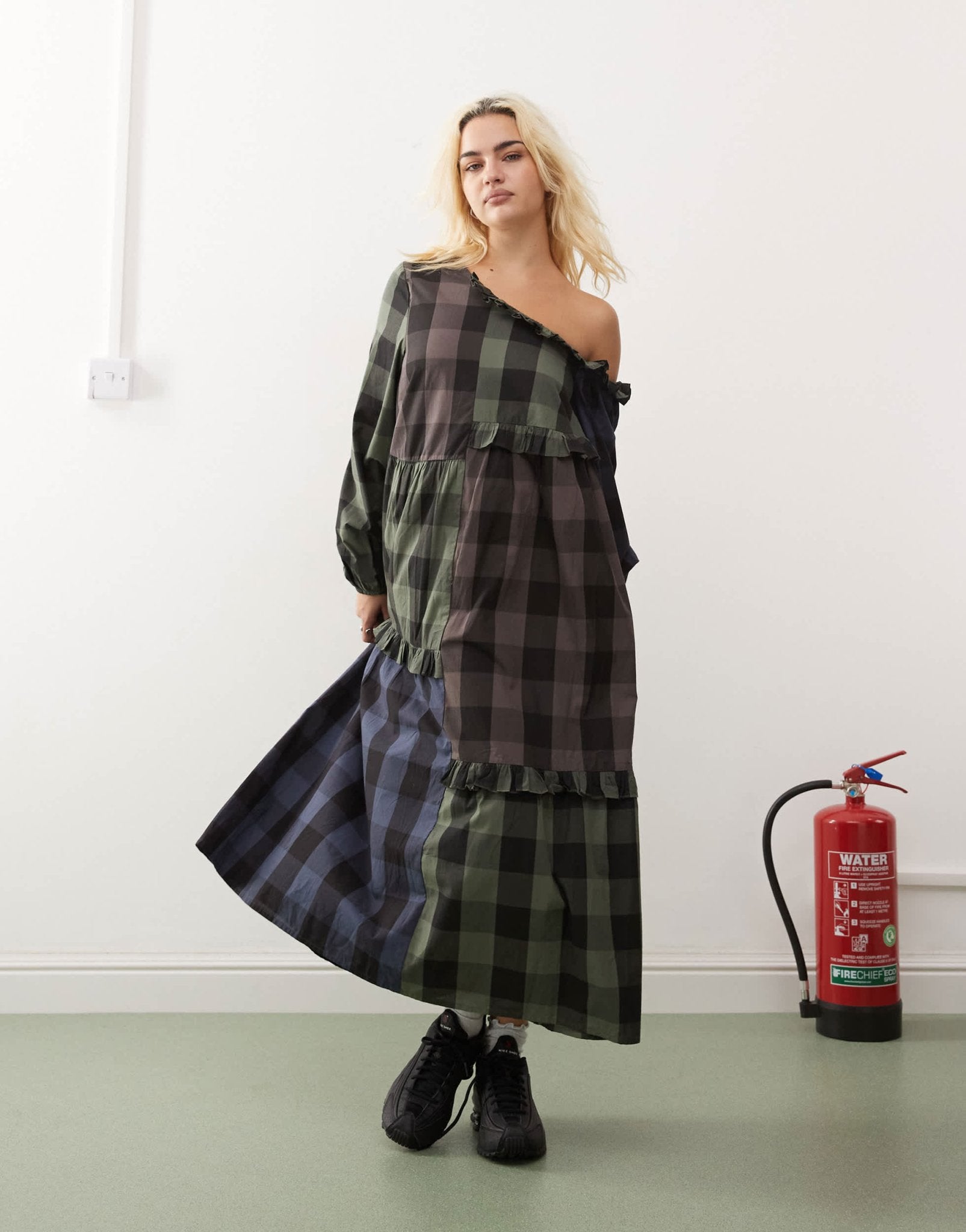 COLLUSION midi smock dress in cut about mixed check - ASOS Sample Sale
