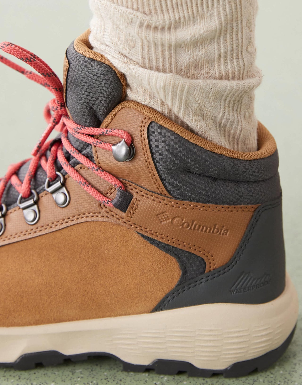 Columbia Newton Wander hiking boots in brown - ASOS Sample Sale