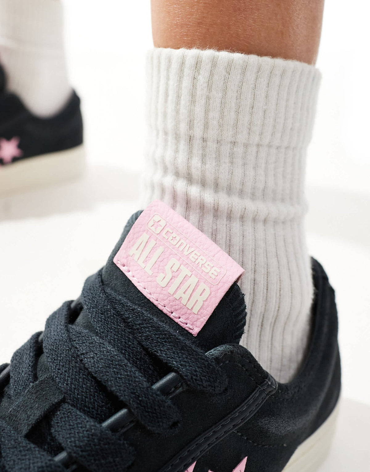 Converse Star Player 76 Ox trainers in navy and pink - ASOS Sample Sale