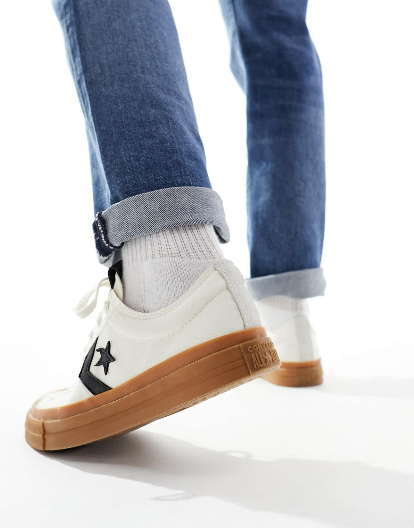 Converse Star Player 76 Ox trainers with gum sole in cream - ASOS Sample Sale