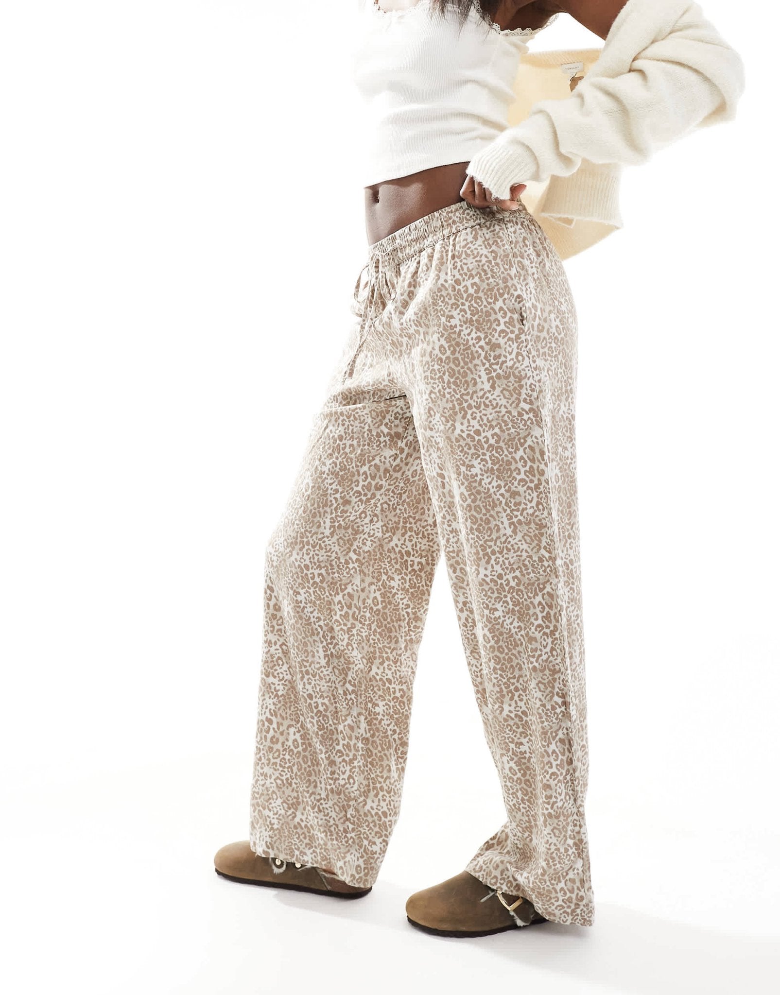 Cotton On 90s haven wide leg linen look trousers in leopard - ASOS Sample Sale