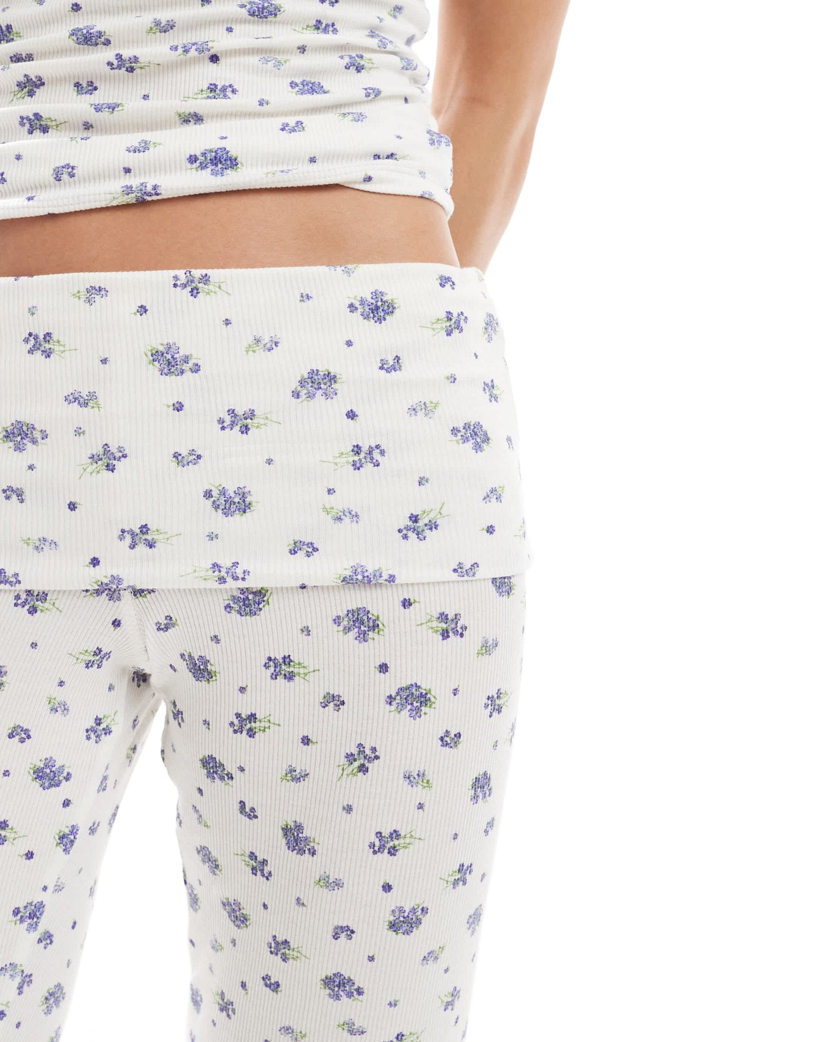 Cotton On sleep recovery roll - waist lounge trousers co - ord in lilac ditsy - ASOS Sample Sale