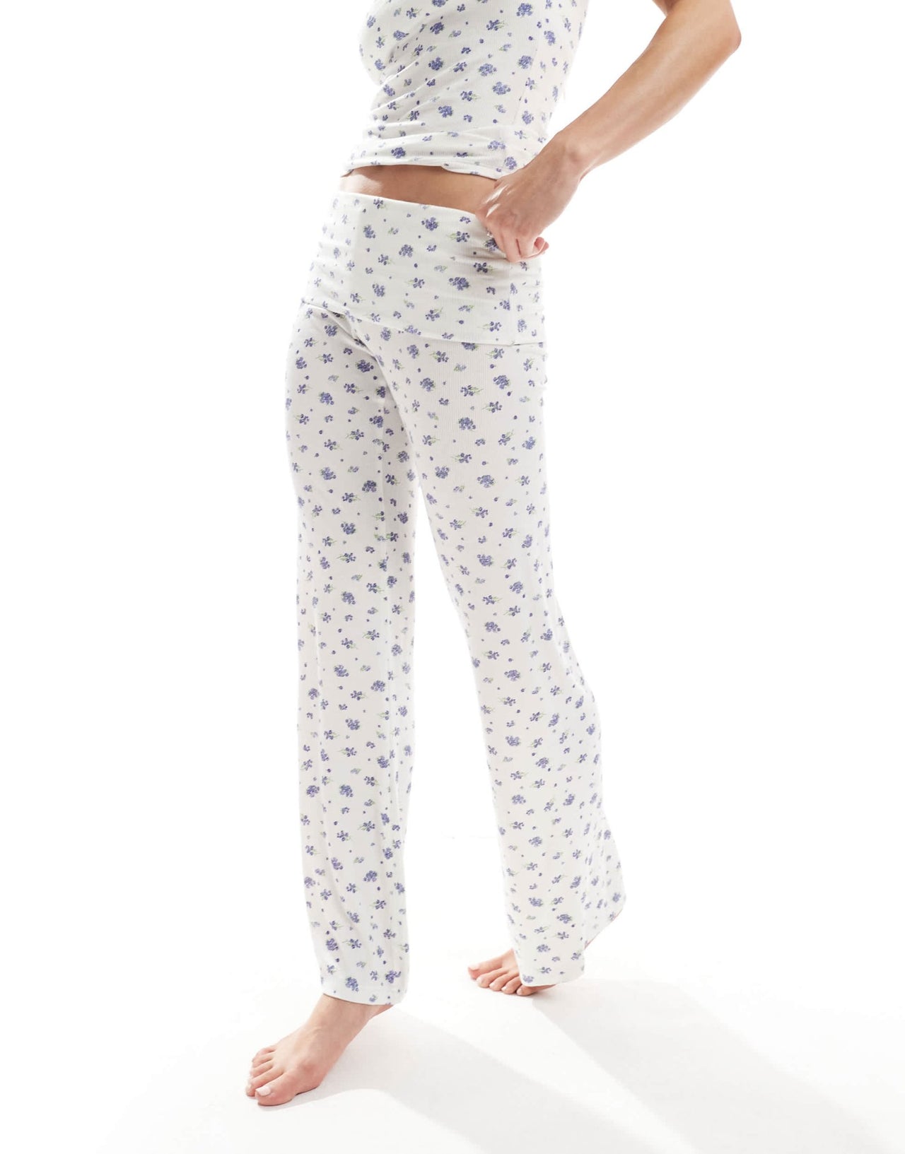 Cotton On sleep recovery roll - waist lounge trousers co - ord in lilac ditsy - ASOS Sample Sale