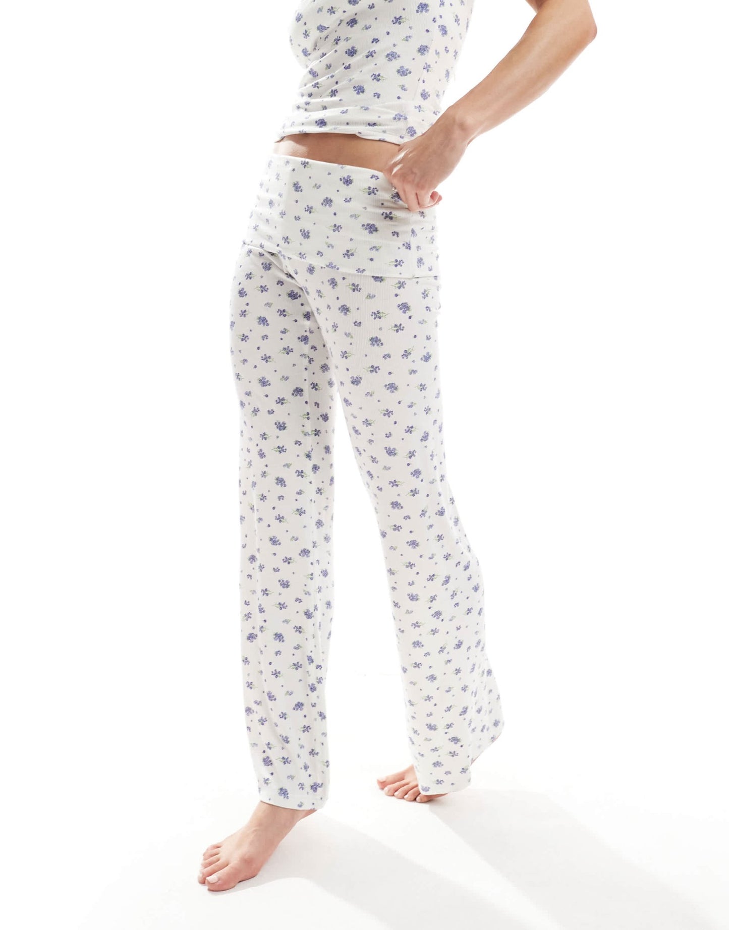 Cotton On sleep recovery roll - waist lounge trousers co - ord in lilac ditsy - ASOS Sample Sale