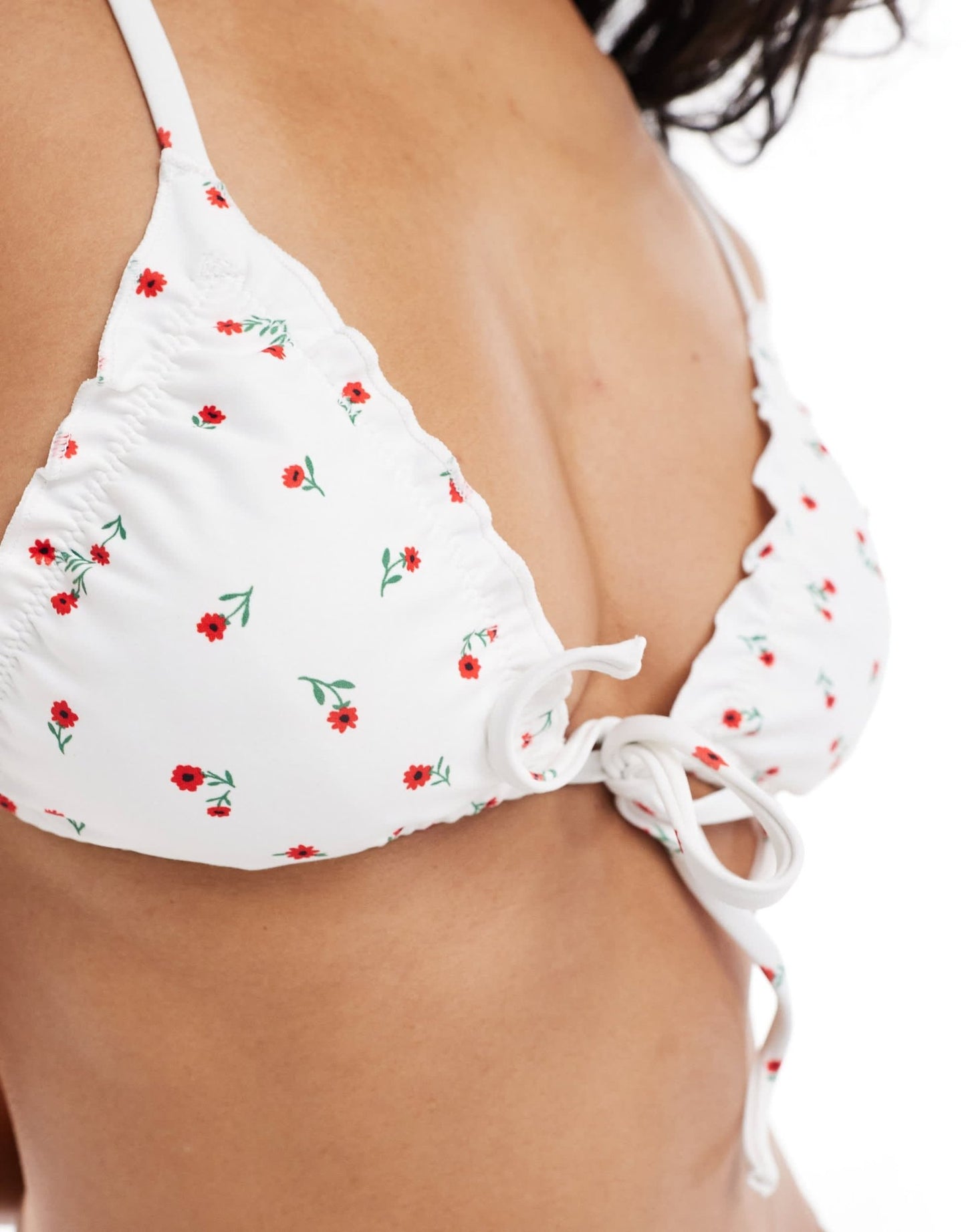 Daisy Street frill detail binkini top with front tie in white floral - ASOS Sample Sale