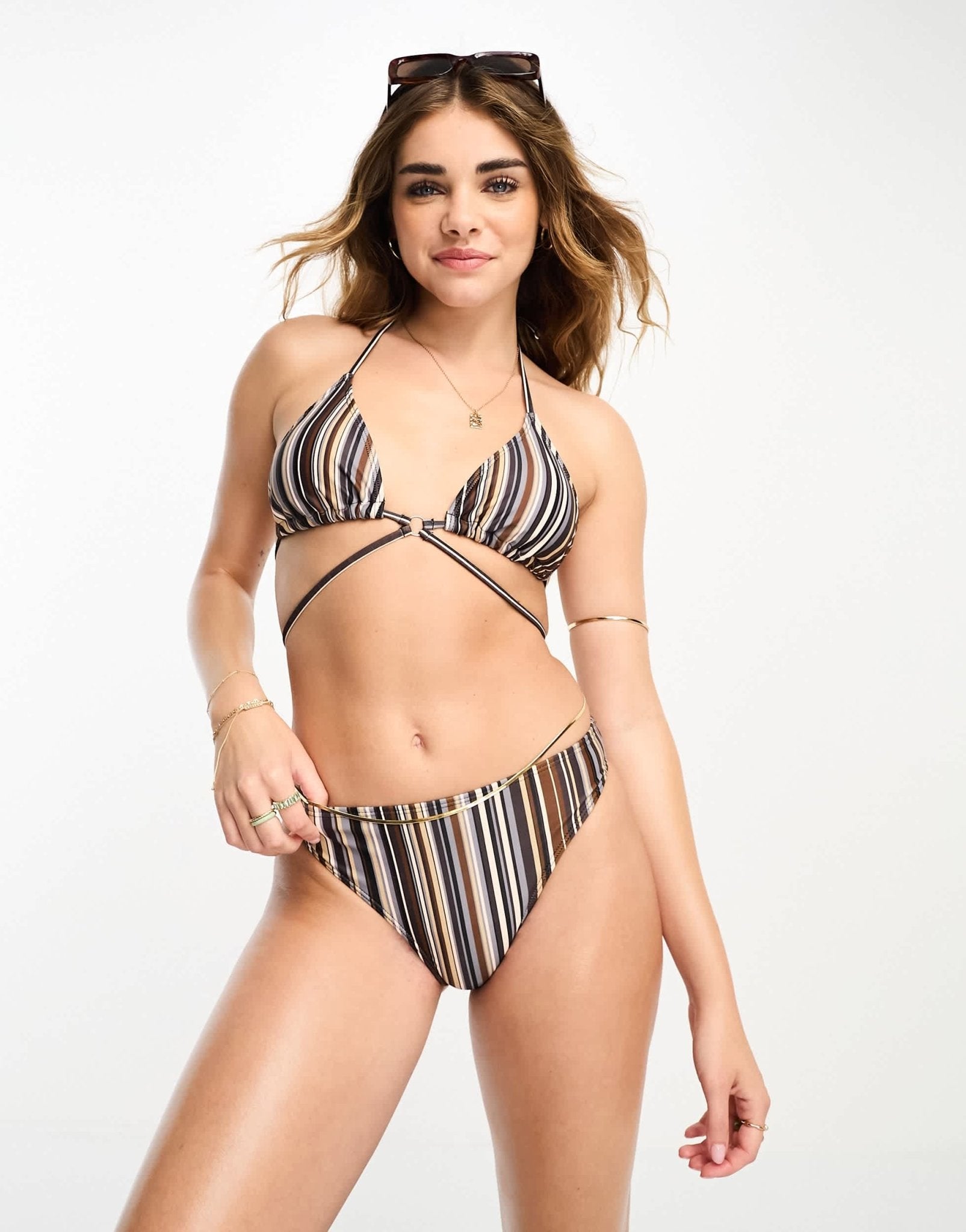 Daisy Street strap hipster bikini bottoms in 90s brown stripe - ASOS Sample Sale