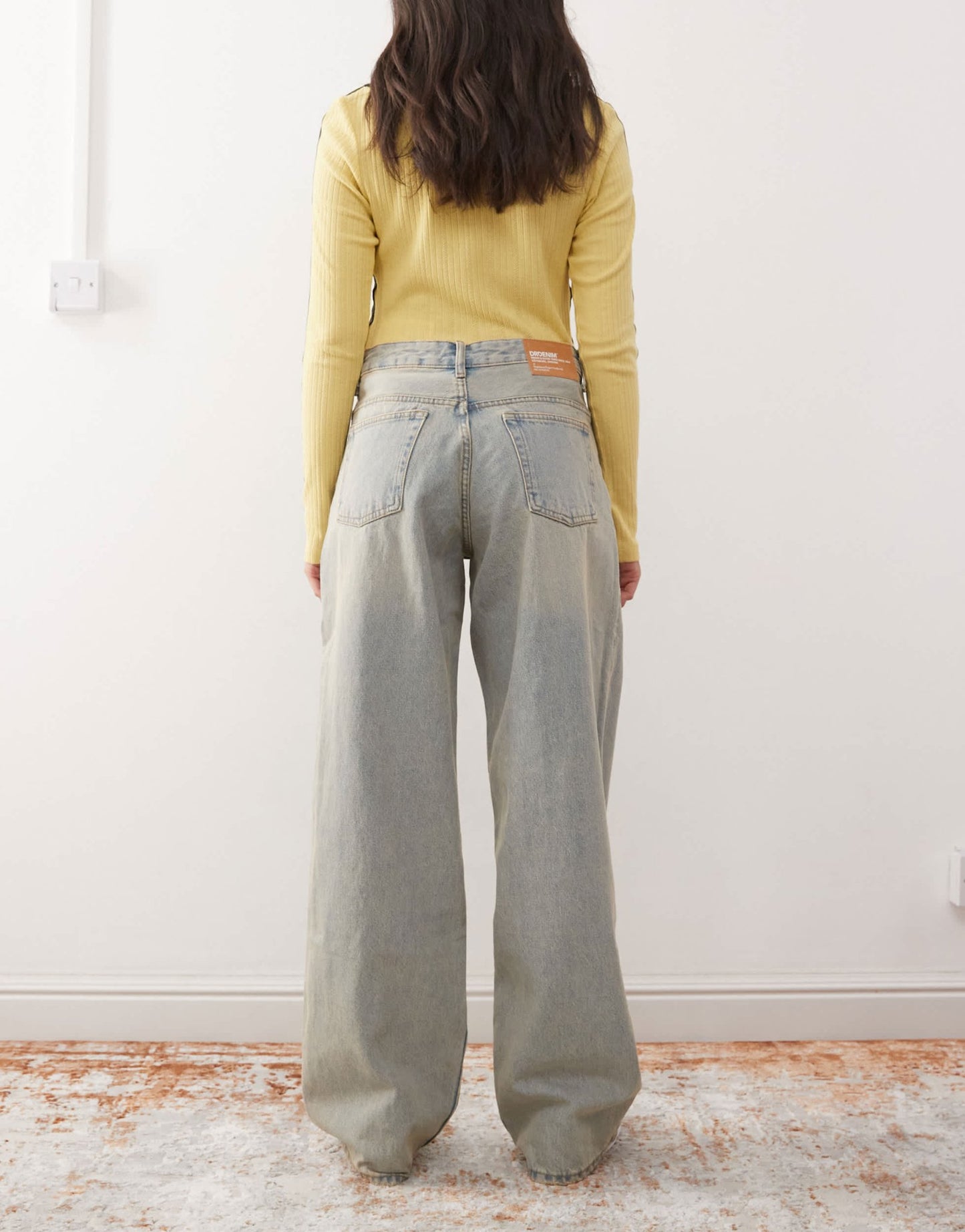 Dr Denim Hill relaxed fit low waist wide straight leg jeans in canyon light vintage blue wash - ASOS Sample Sale